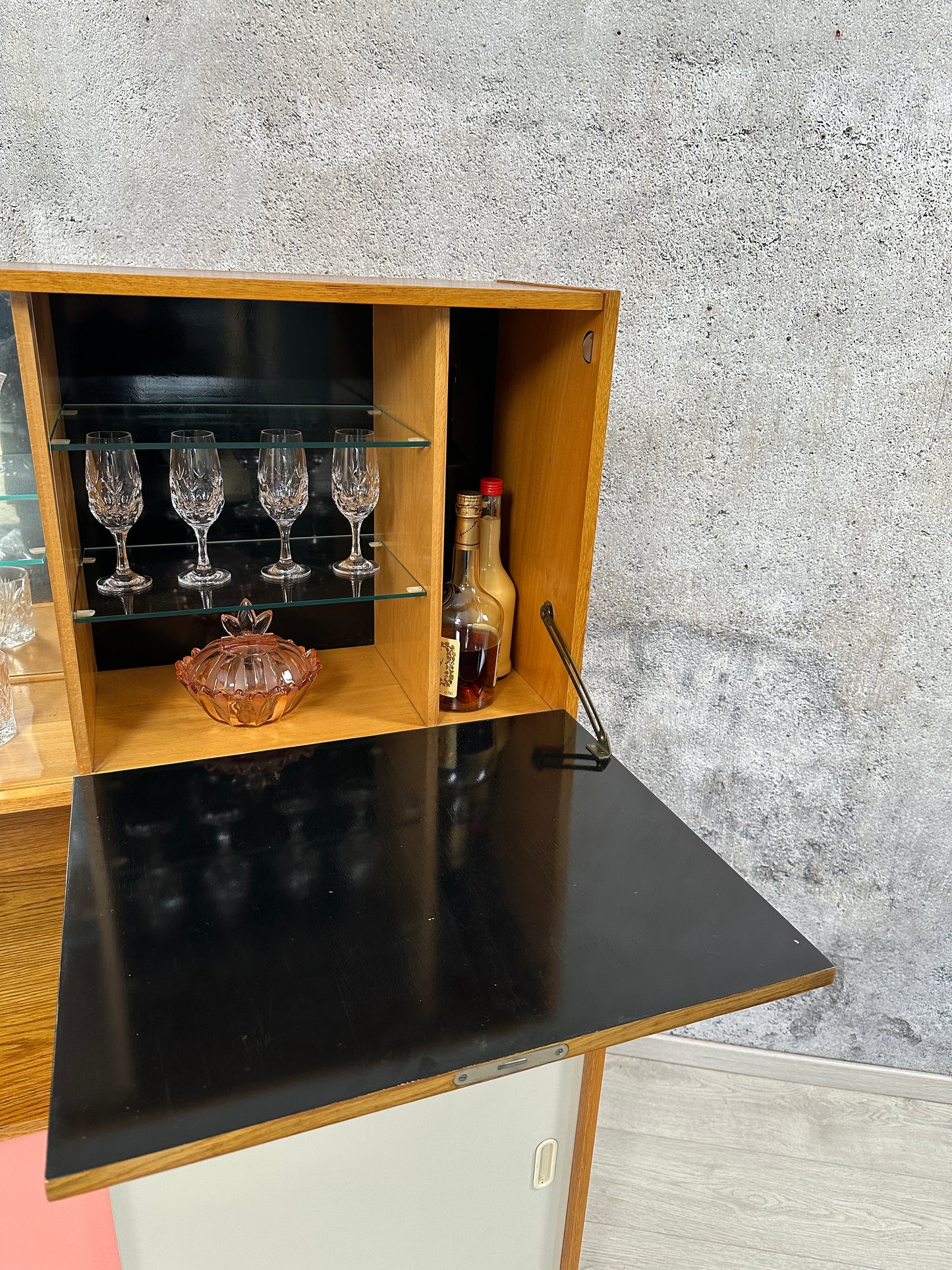 Kommode / Sideboard / Anrichte U-452 mit Barschrank by Jiří Jiroutek für Interier Praha, 1960er