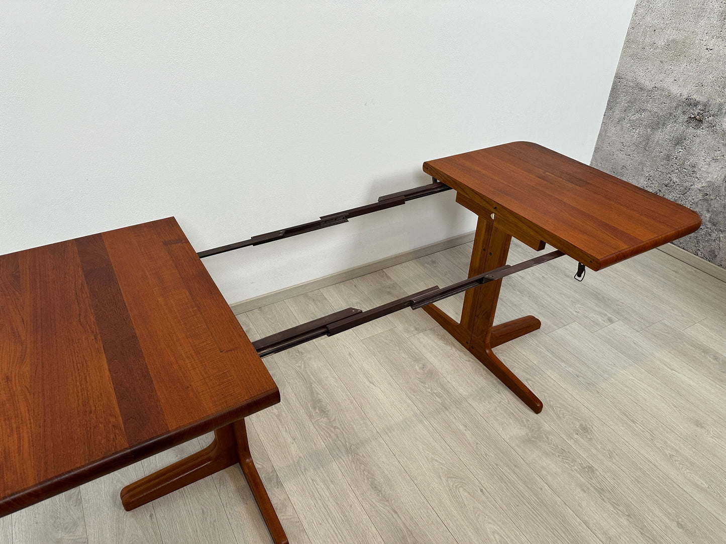 Ausziehbarer Teak Esstisch bis 219cm im Danish Design, 1980er