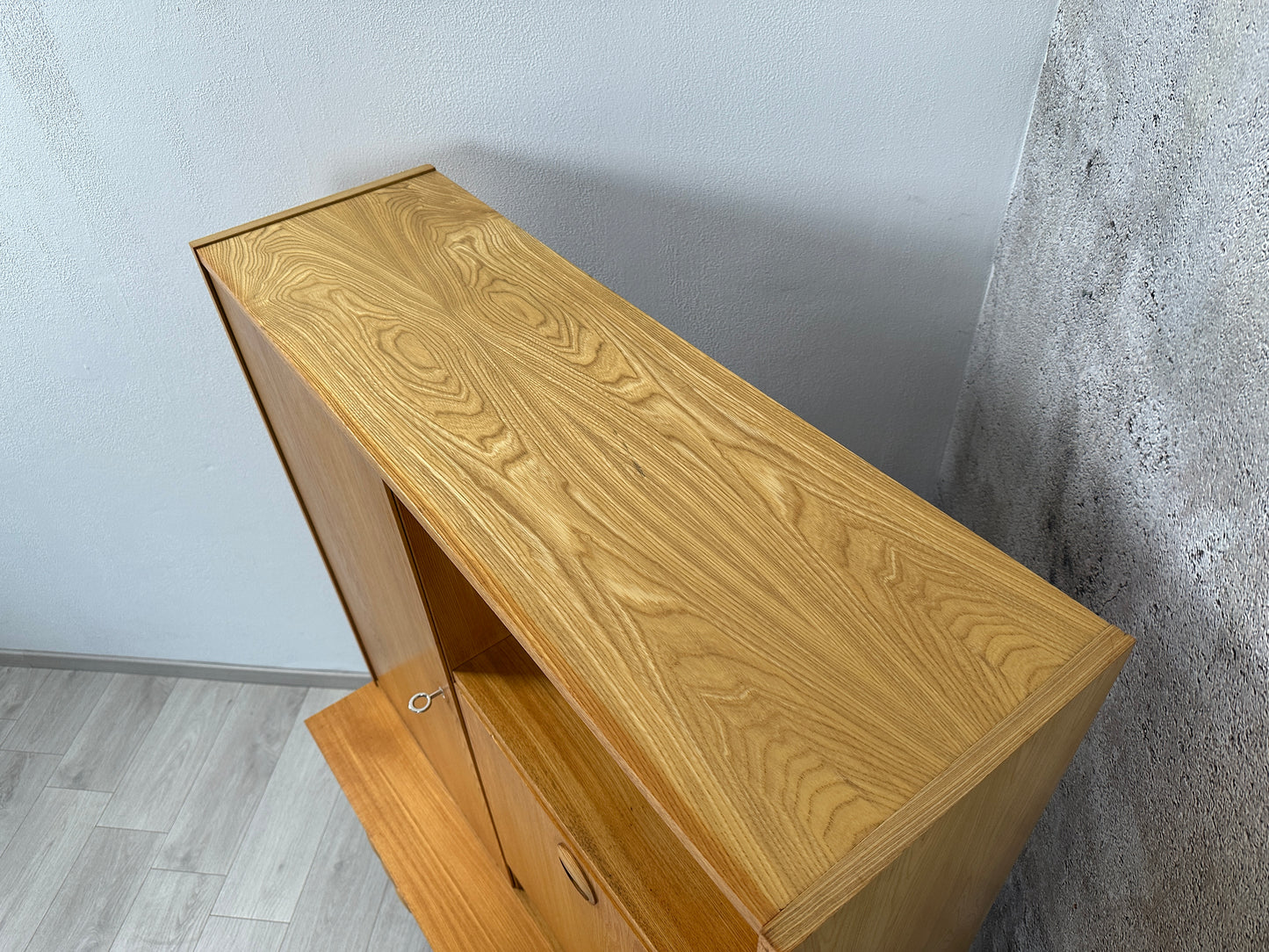 Hellerau Eschenholz Kommode / Sideboard / Anrichte mit Barschrank, 60er 70er