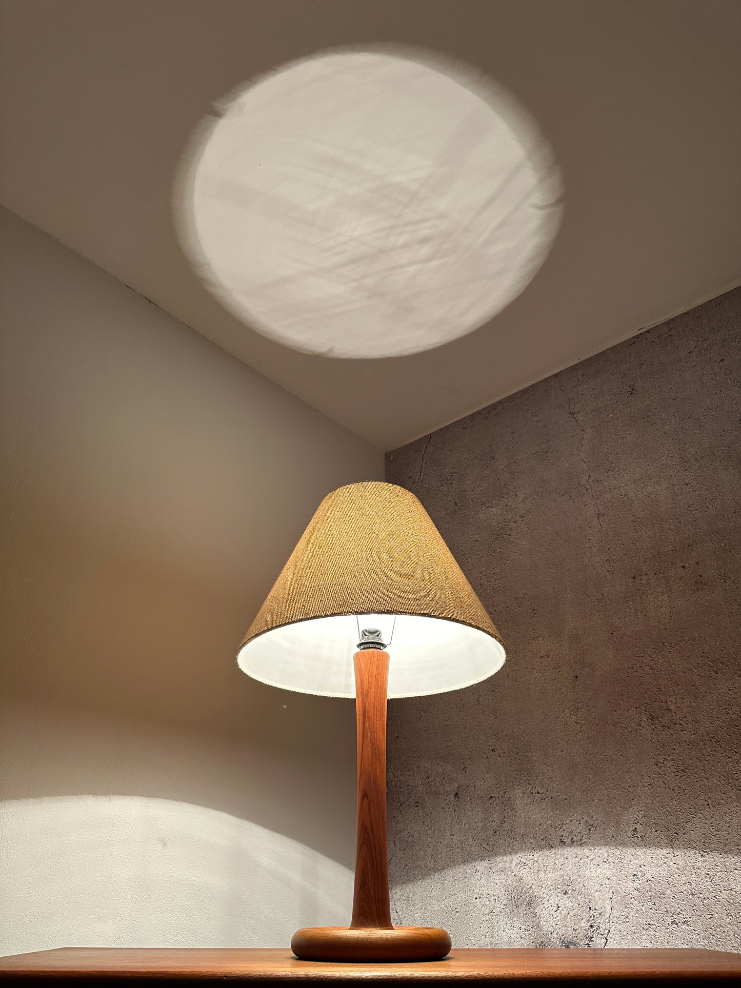 Dänische XXL Tischlampe / Tischleuchte by Dyrlund Teak Leinen