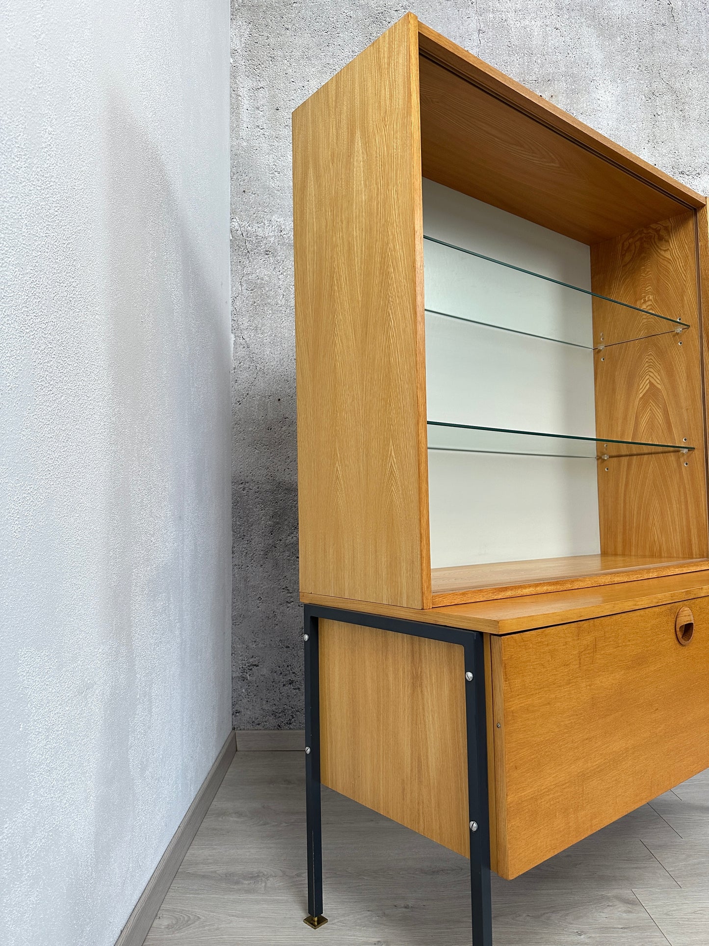 Hellerau Eschenholz Kommode / Anrichte / Vitrine, 60er 70er