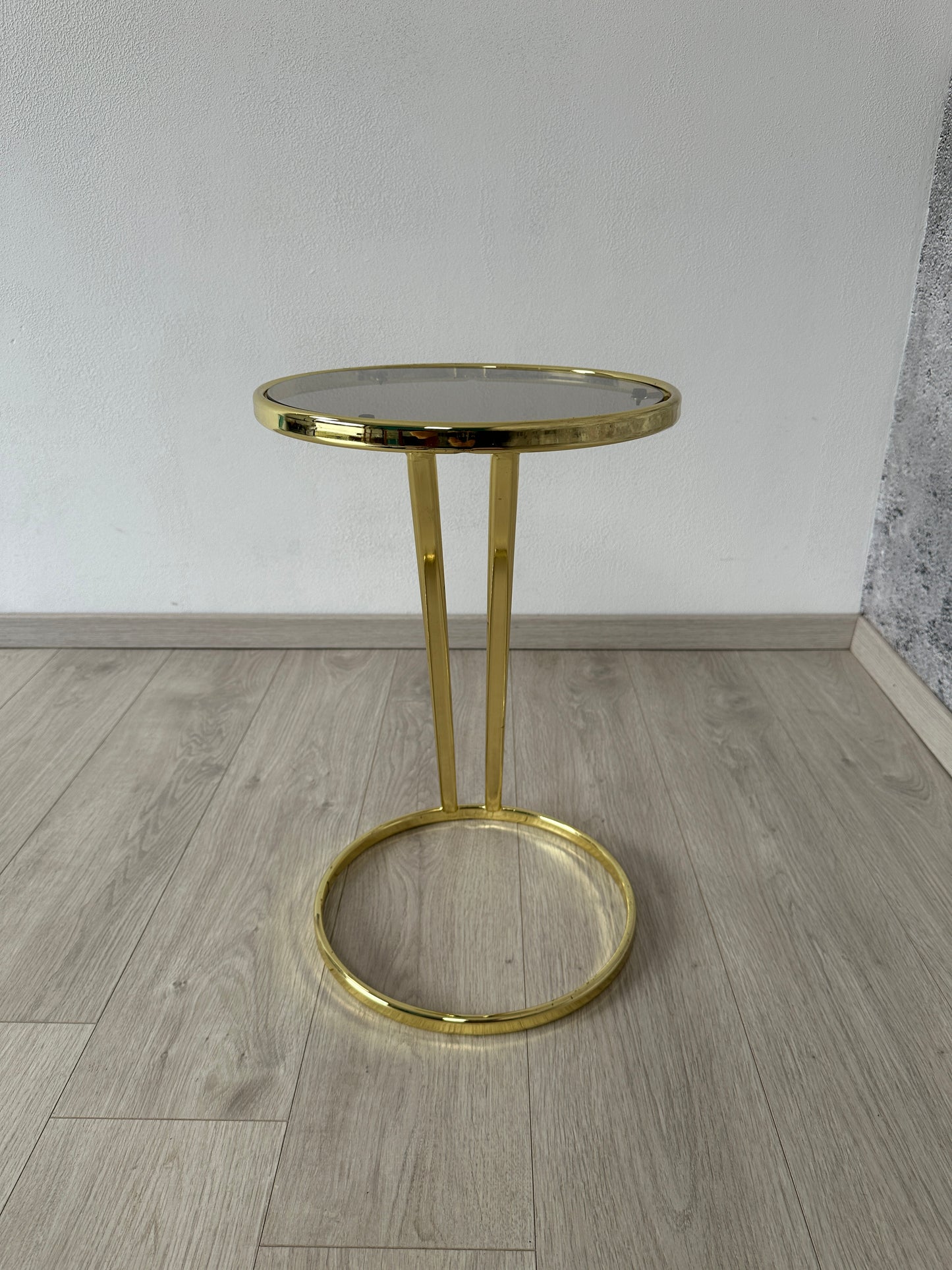 Vintage Beistelltisch / Blumenbank mit Rauchglasplatte im Hollywood Regency Stil