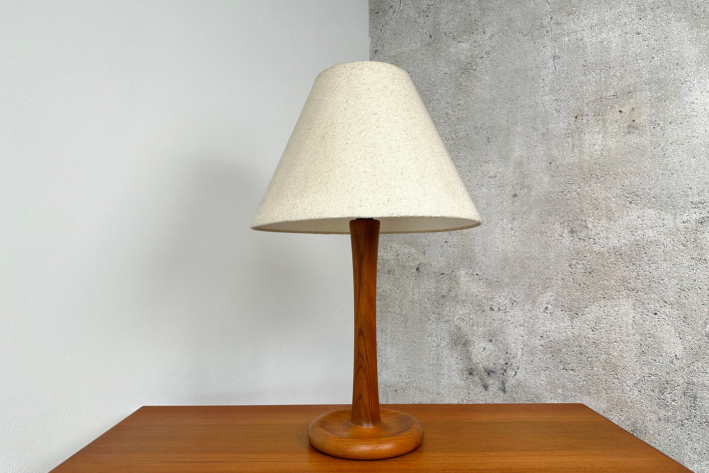 Dänische XXL Tischlampe / Tischleuchte by Dyrlund Teak Leinen