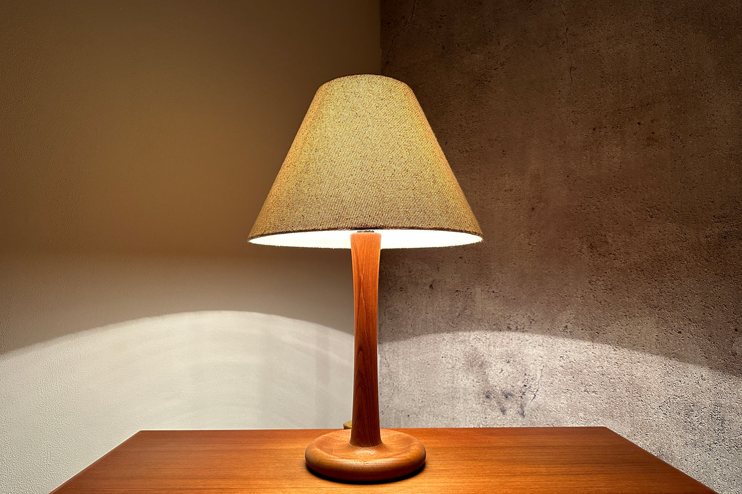 Dänische XXL Tischlampe / Tischleuchte by Dyrlund Teak Leinen