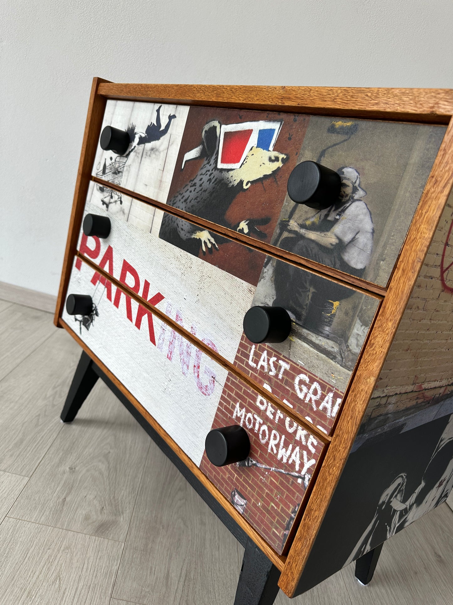 DDR Kommode / Drawer / Sideboard meets Streetart, 1970er