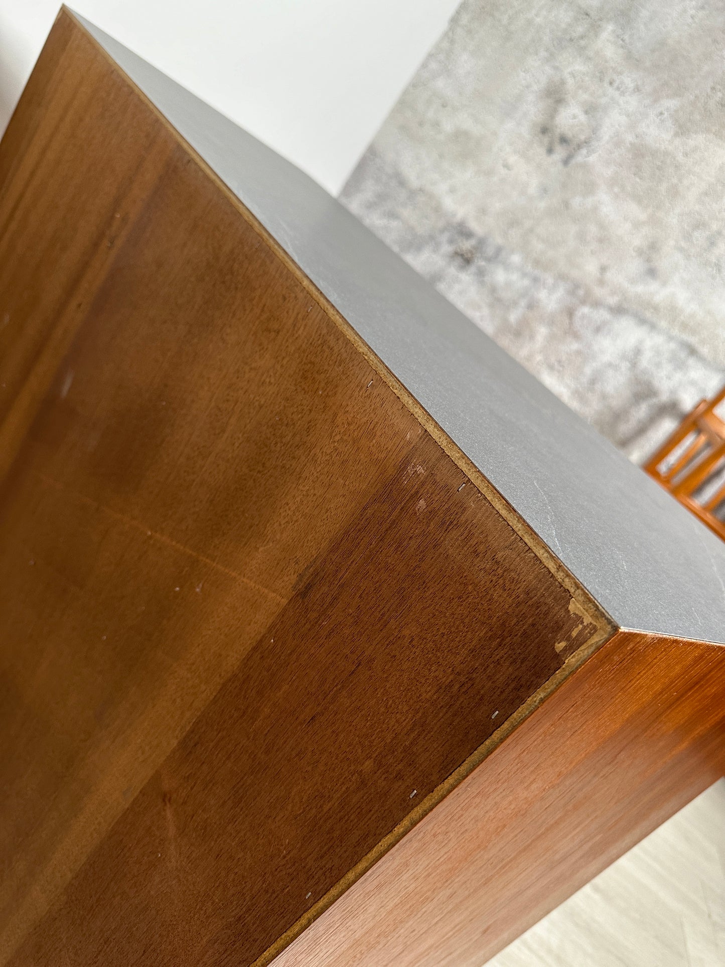 Dänische Teak Kommode auf Hairpins 110cm mit HPL Beschichtung, 1960er