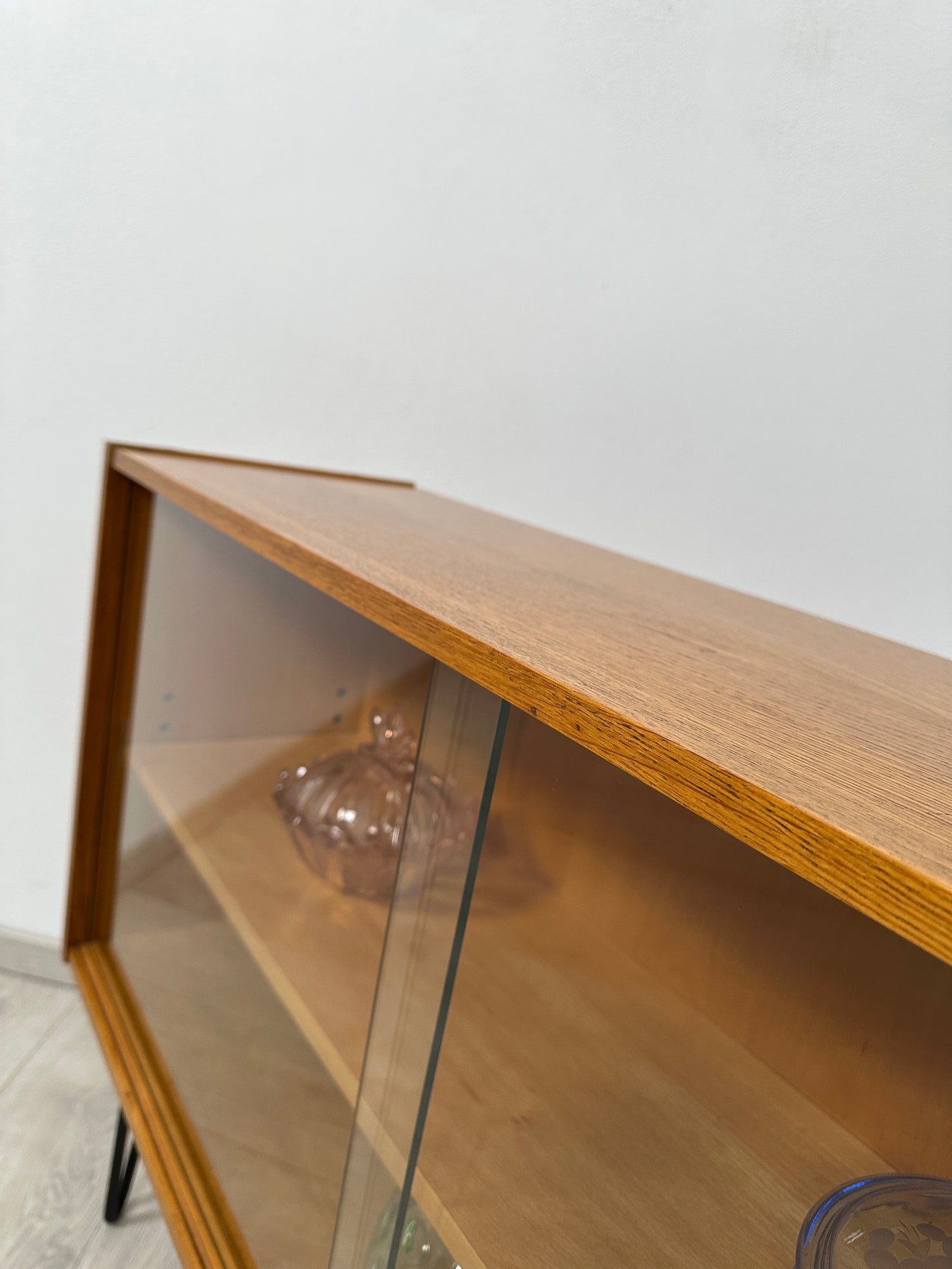 Kommode / Sideboard auf Hairpins by Jiří Jiroutek für Interier Praha, 1960er
