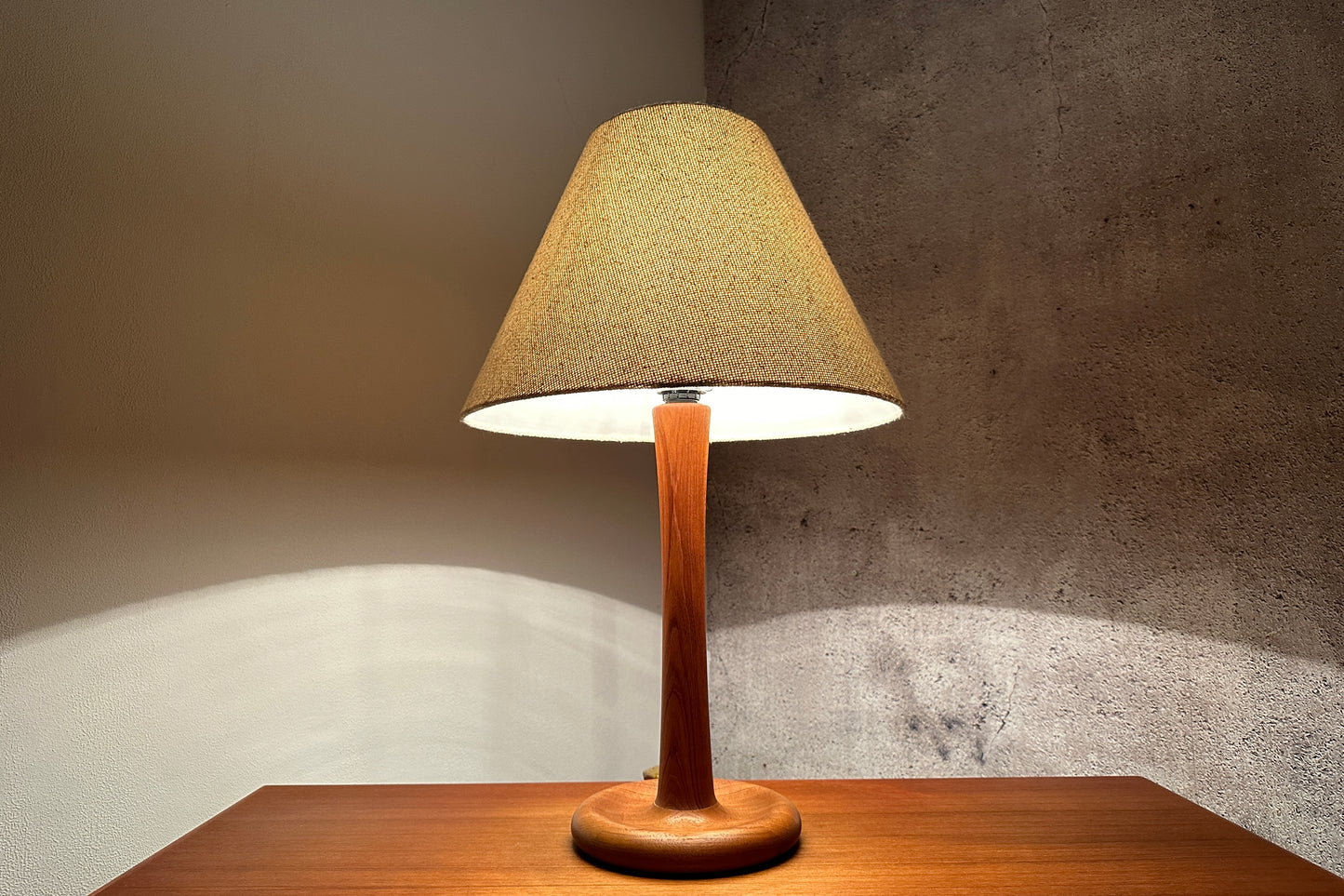 Dänische XXL Tischlampe / Tischleuchte by Dyrlund Teak Leinen