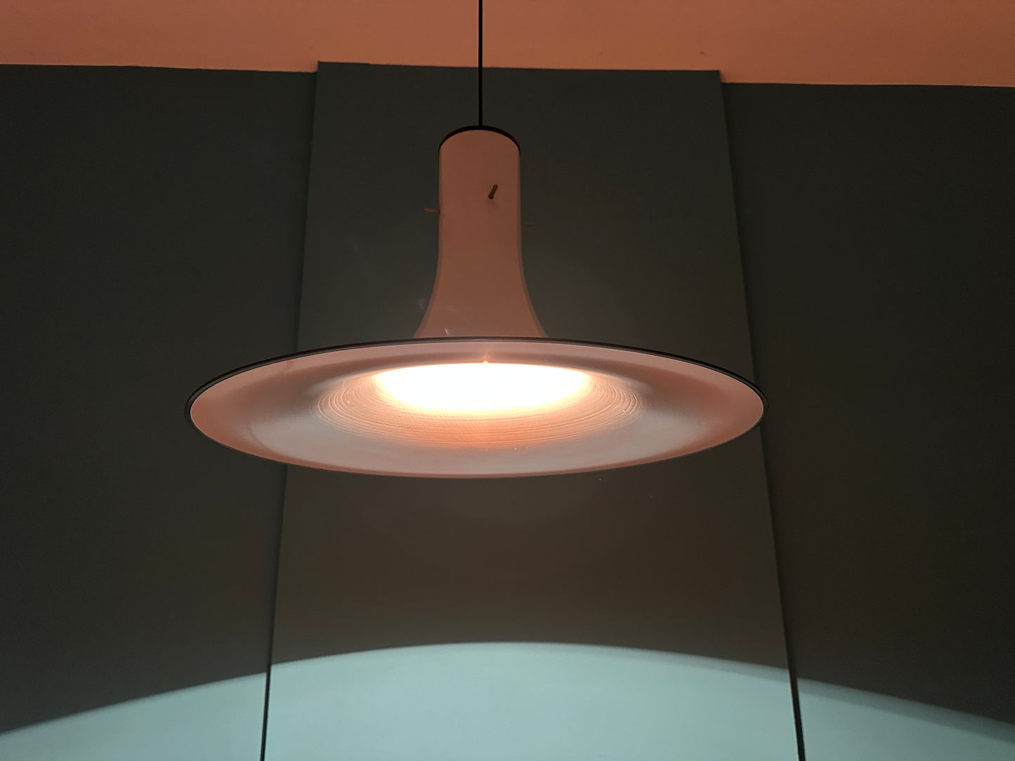 Mid-Century Hexenhut Deckenlampe weiß, 70er