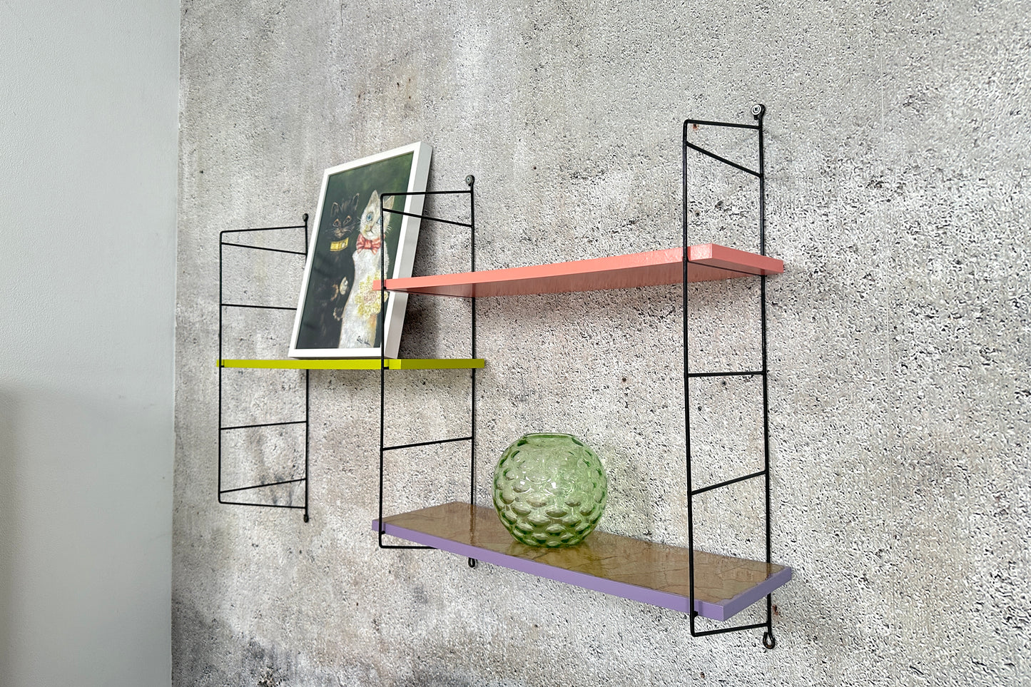 Buntes DDR Regalsystem | Leiterregal I Stringregal Pappe