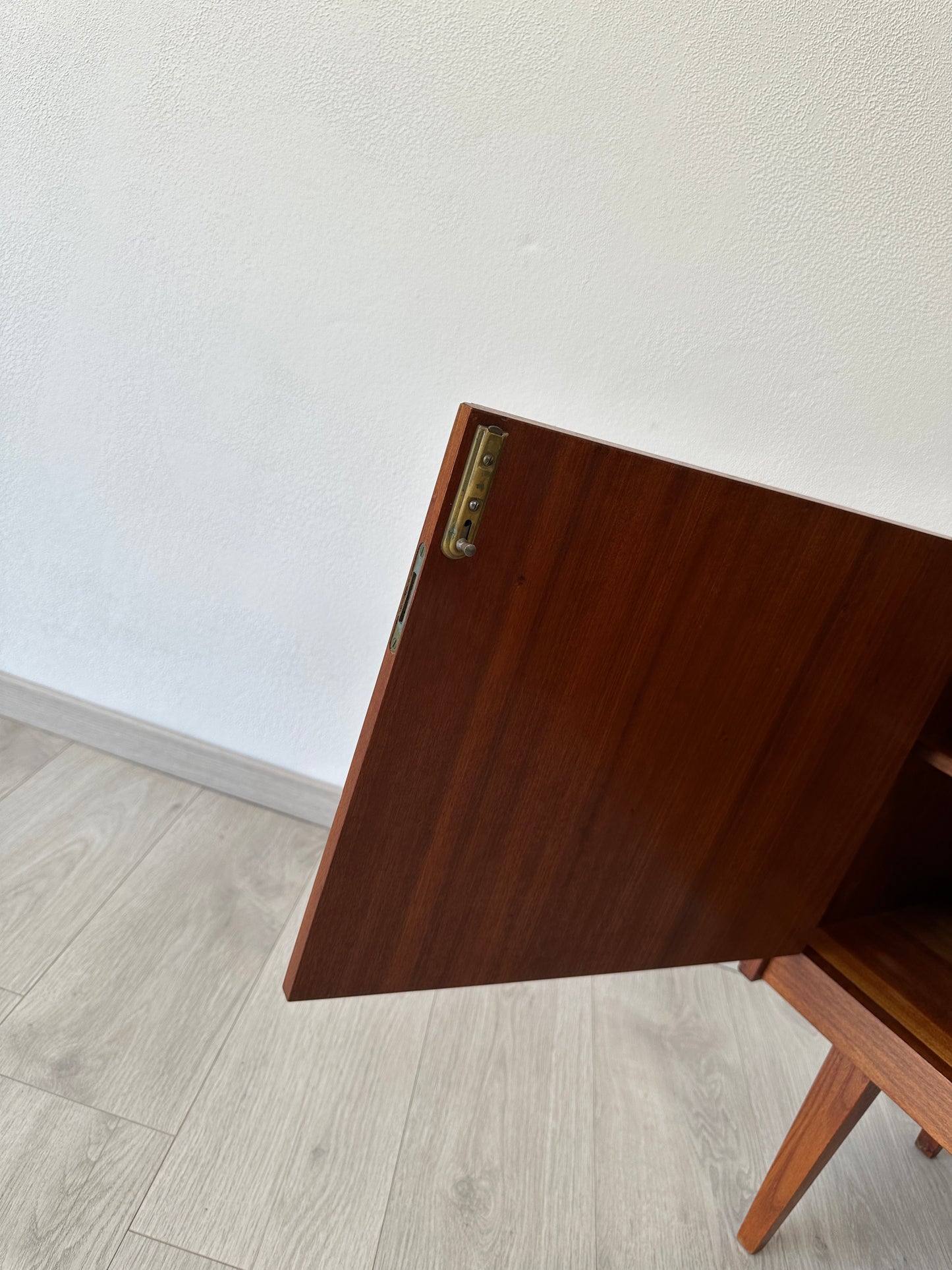 DDR Sideboard / Kommode in Nussbaum, 1960er