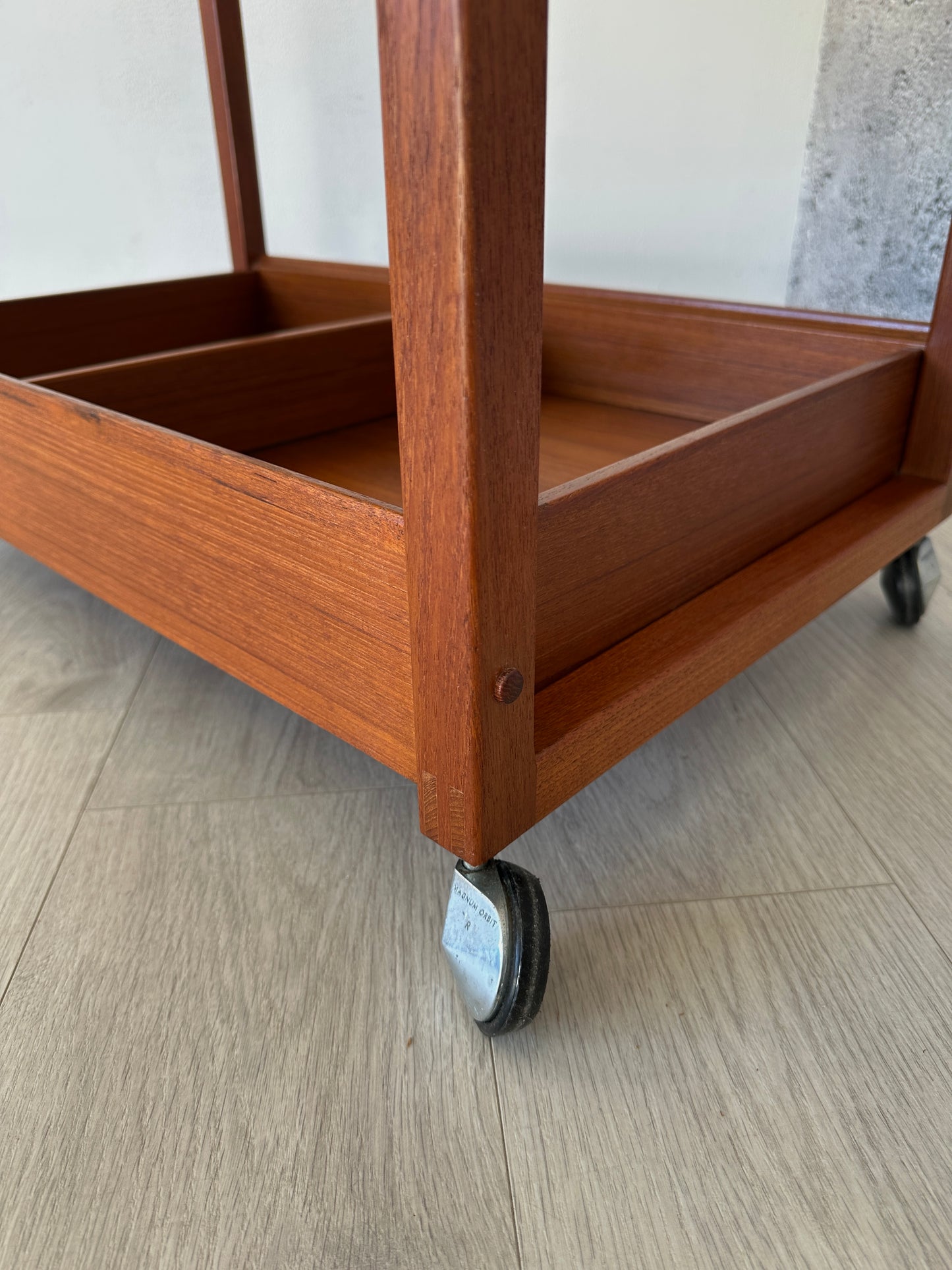 Danish Teak Barwagen / Beistelltisch auf Rollen by Vildbjerg, 60er