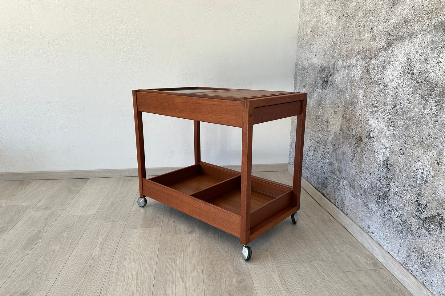 Danish Teak Barwagen / Beistelltisch auf Rollen by Vildbjerg, 60er