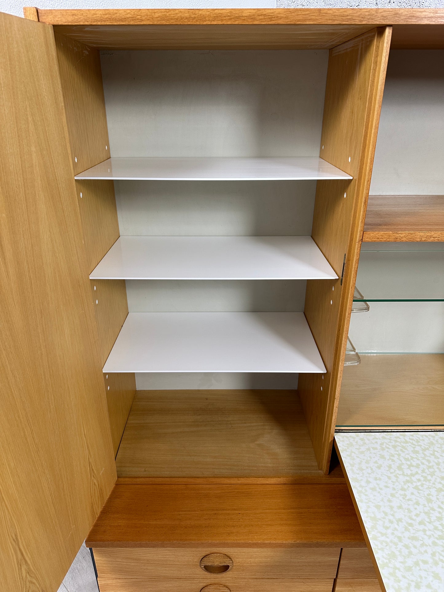 Hellerau Eschenholz Kommode / Sideboard / Anrichte mit Barschrank, 60er 70er