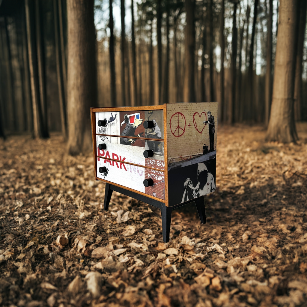 DDR Kommode / Drawer / Sideboard meets Streetart, 1970er