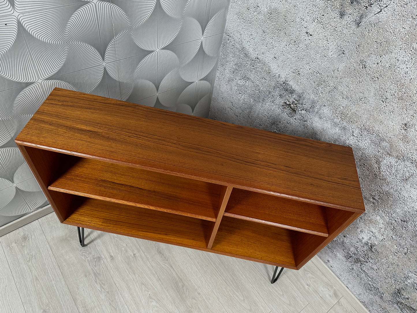 Dänische Teak Kommode auf Hairpins 110cm, 60er