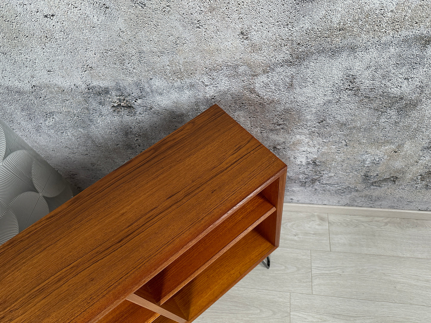 Dänische Teak Kommode auf Hairpins 110cm, 60er