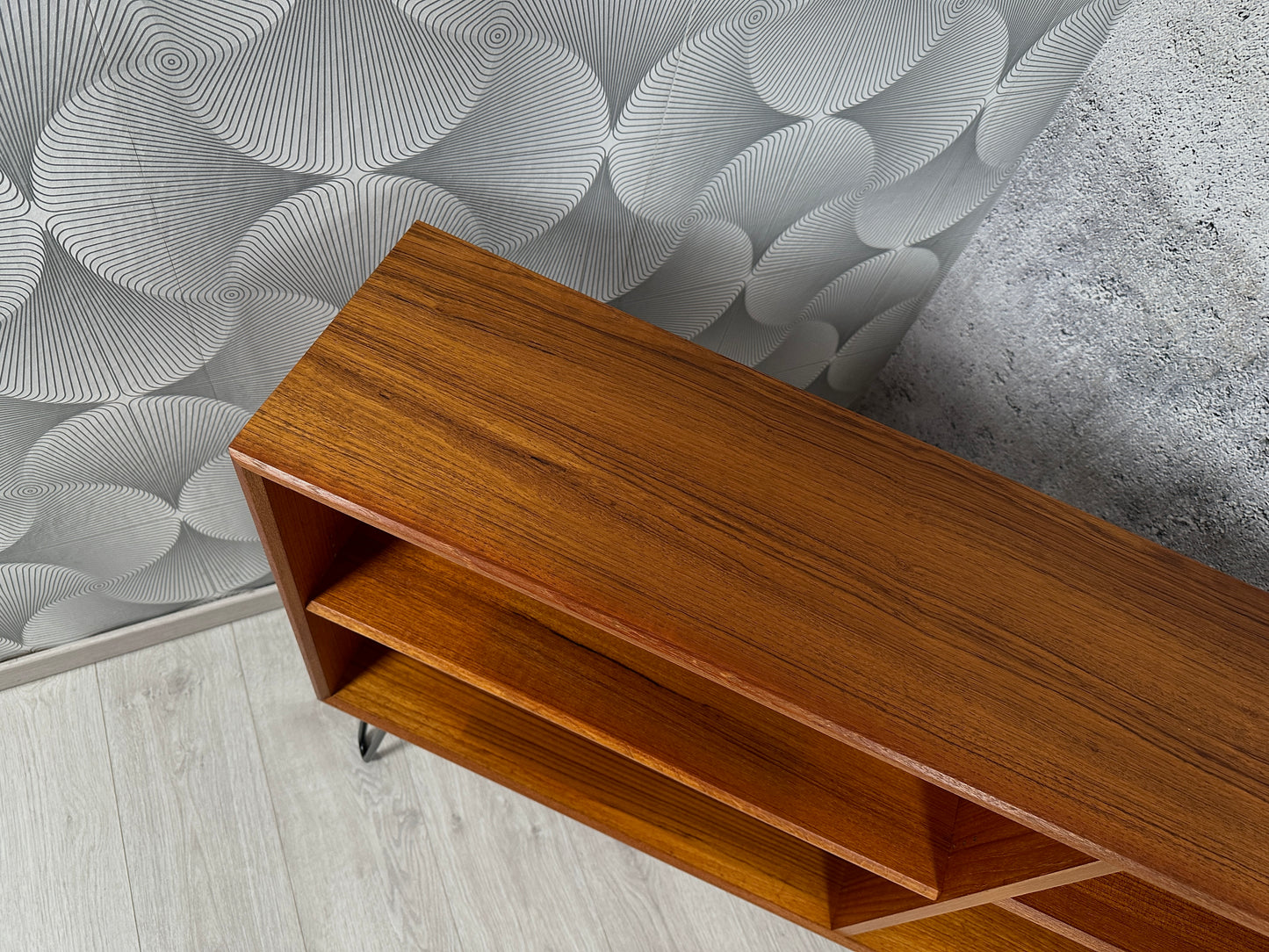 Dänische Teak Kommode auf Hairpins 110cm, 60er