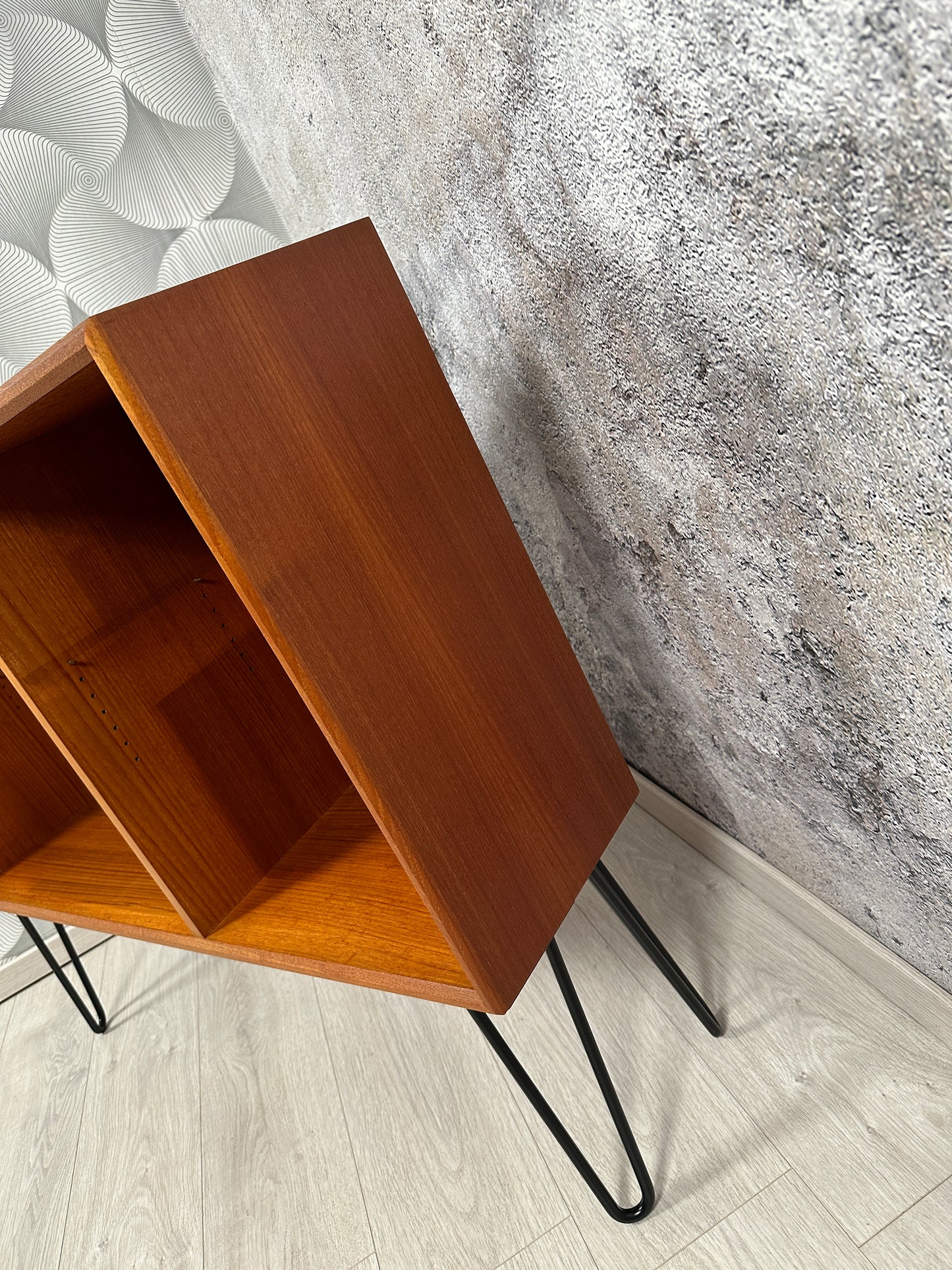 Dänische Teak Kommode auf Hairpins 110cm, 60er