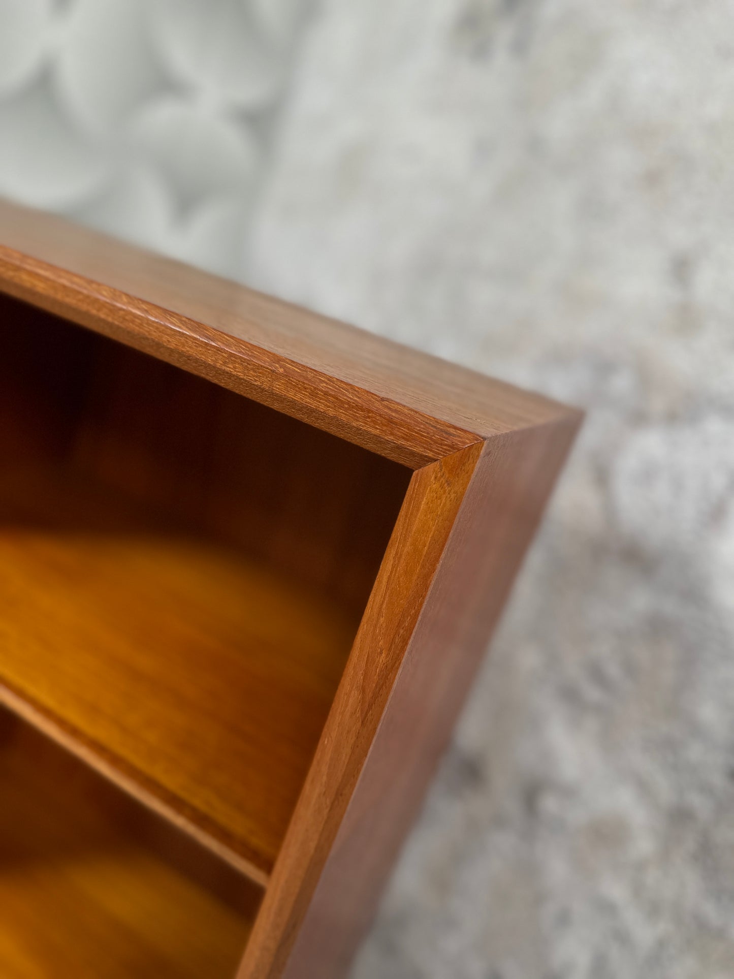 Dänische Teak Kommode auf Hairpins 110cm, 60er