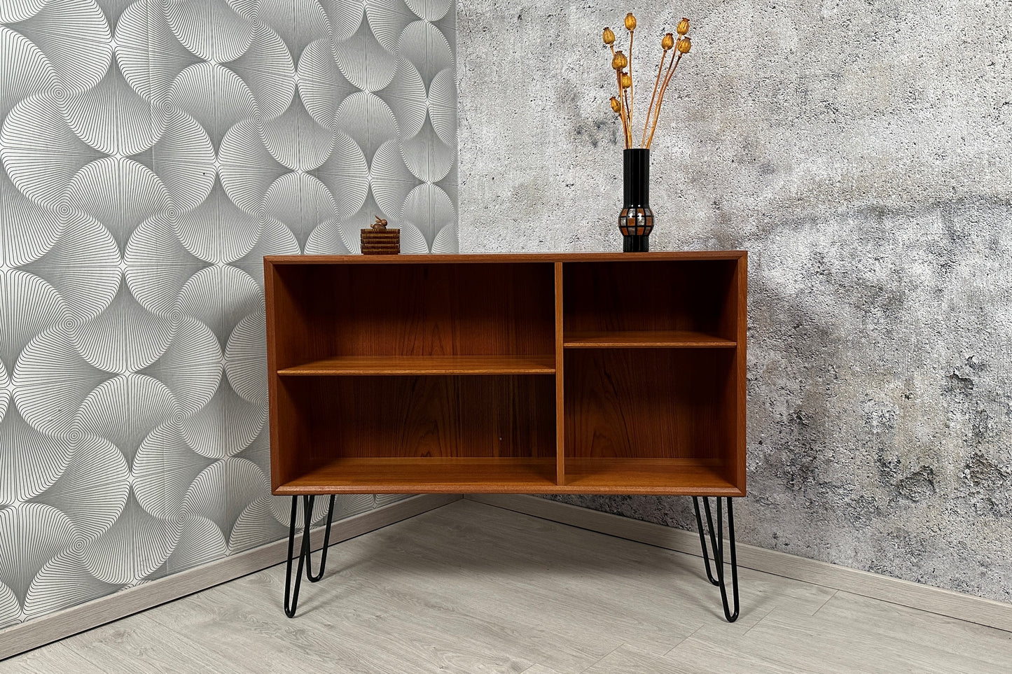 Dänische Teak Kommode auf Hairpins 110cm, 60er