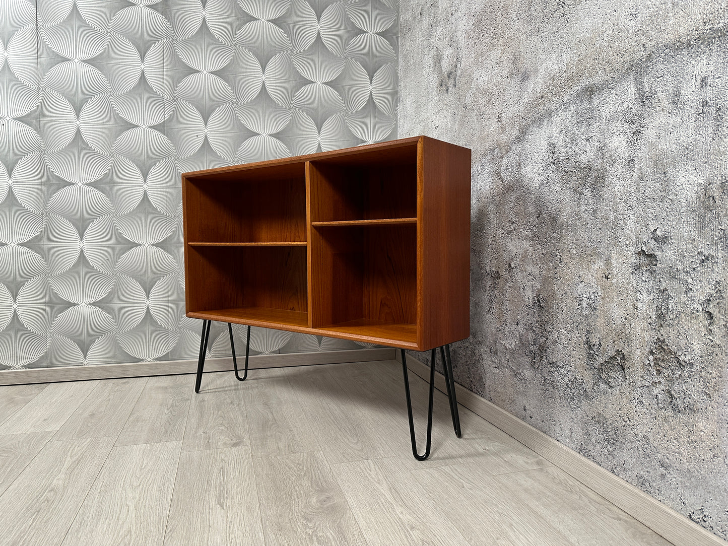 Dänische Teak Kommode auf Hairpins 110cm, 60er