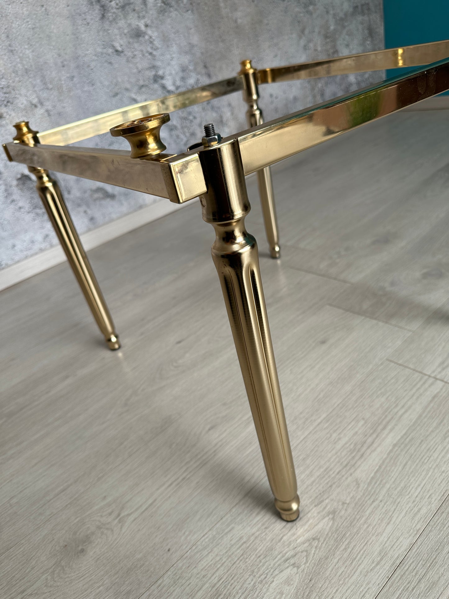 Couchtische / Beistelltische Eckig aus Glas/Messing im Hollywood Regency Stil, 1970er