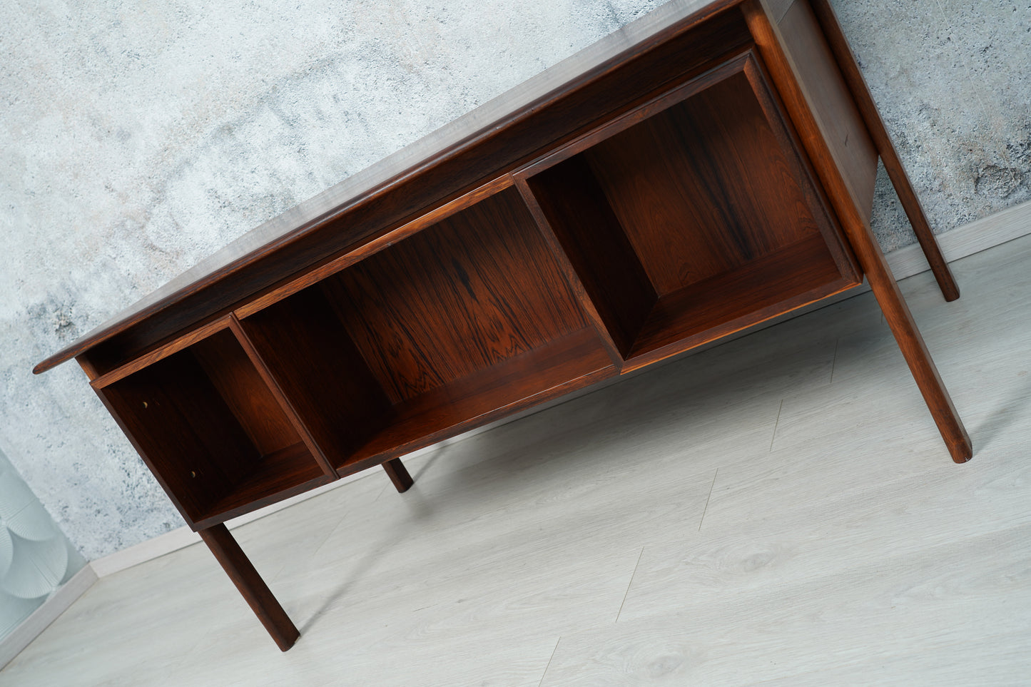 Dänischer Rio Palisander Schreibtisch von Willy Sigh für H. Sigh & Søn, 1960er