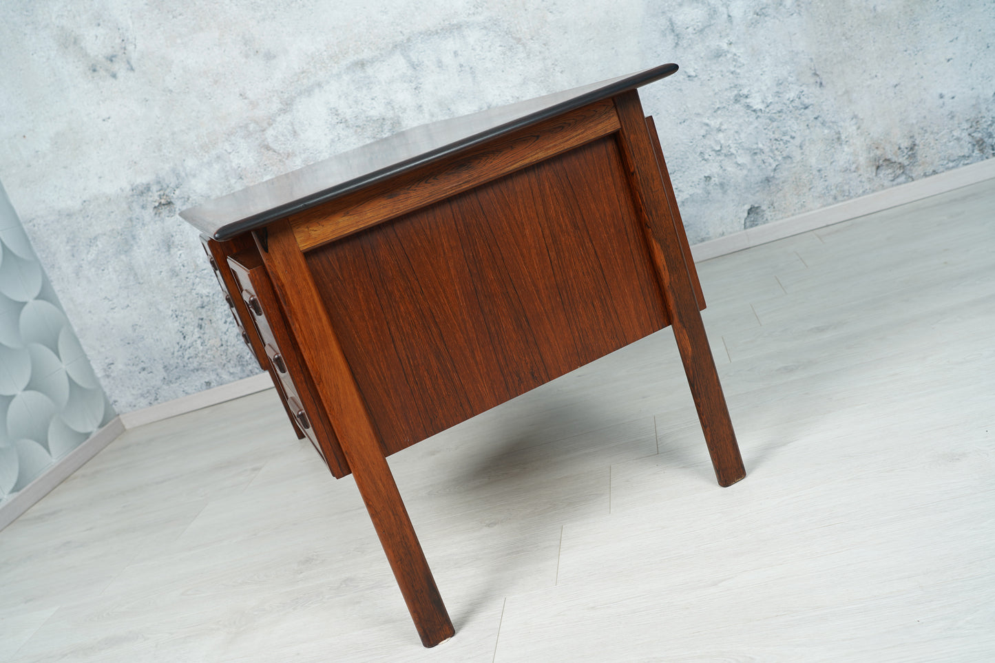Dänischer Rio Palisander Schreibtisch von Willy Sigh für H. Sigh & Søn, 1960er