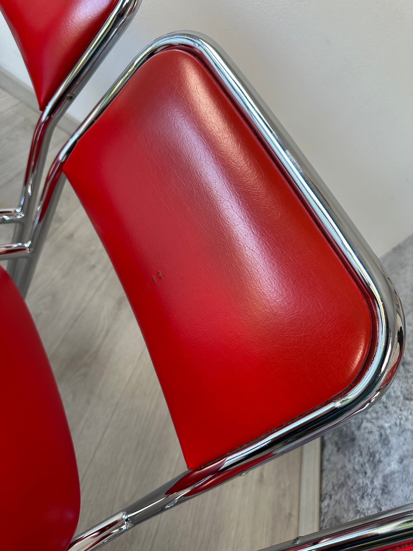 4er Set Rote Vintage Küchenstühle / Stühle aus Metall & Kunstleder, 70er