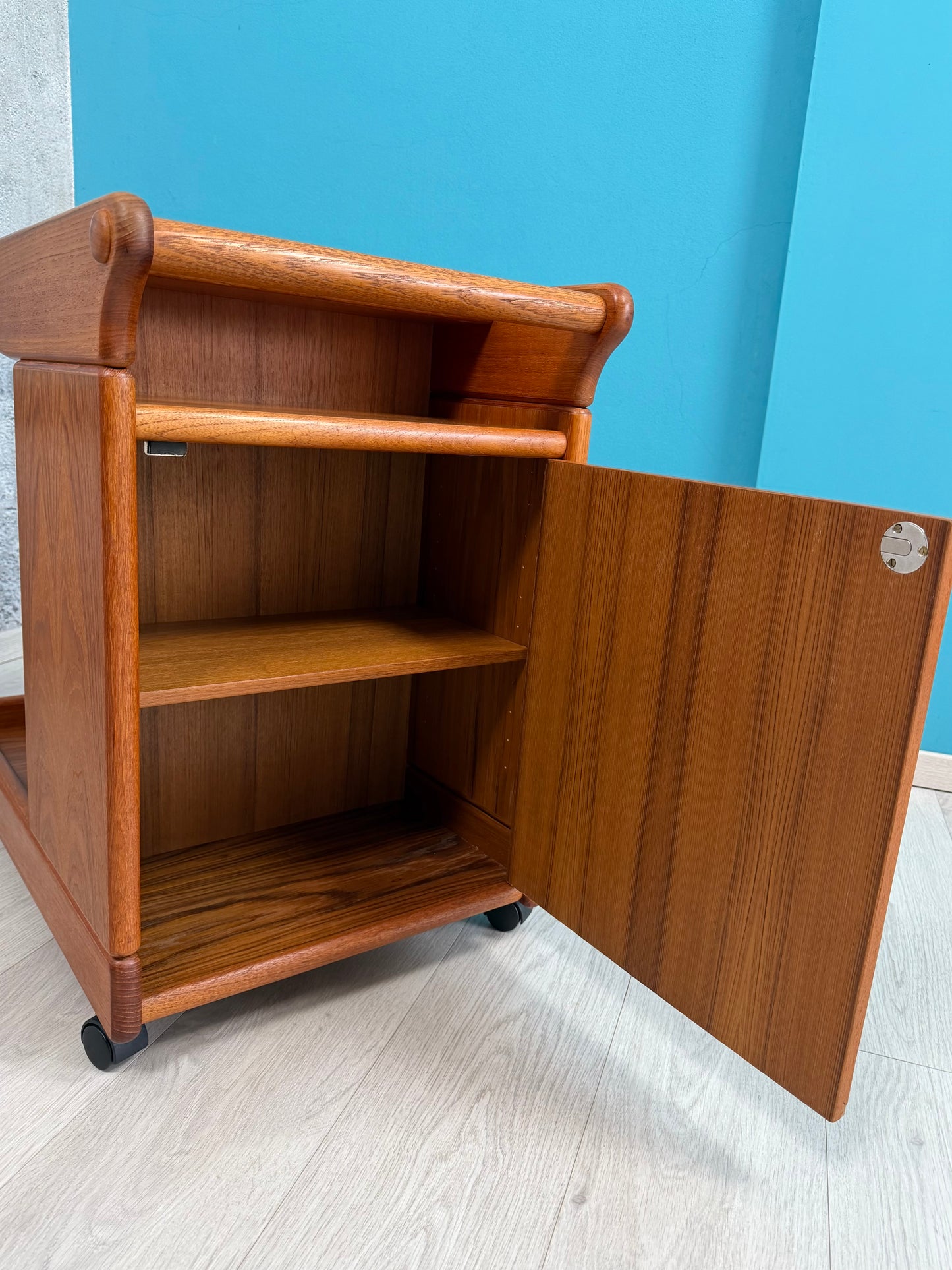 Danish Teak Servierwagen / Barwagen by Bornholm, 70er