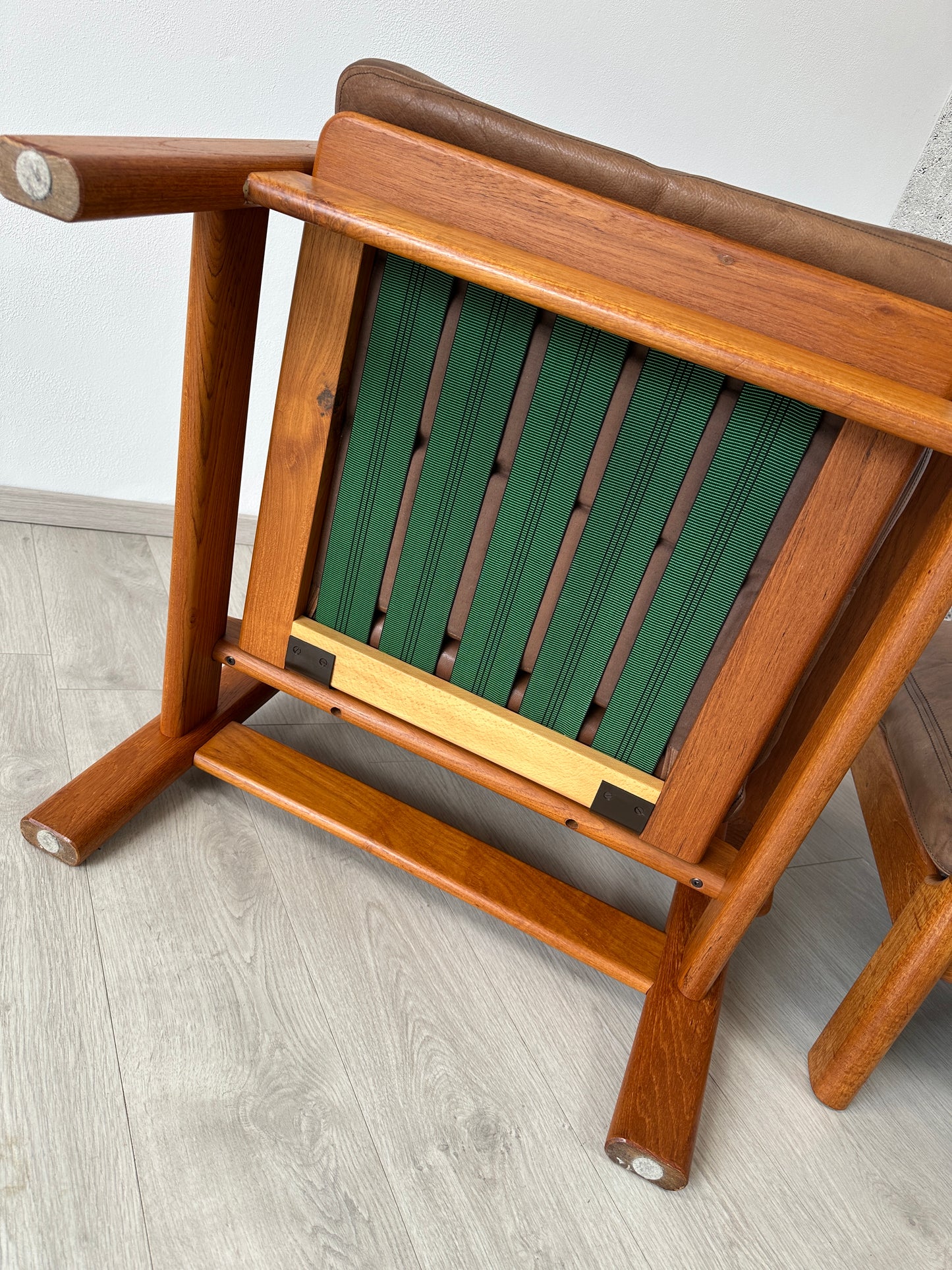 Dänischer Teak Sessel mit Hocker und Lederauflage von L. Olsen & Son