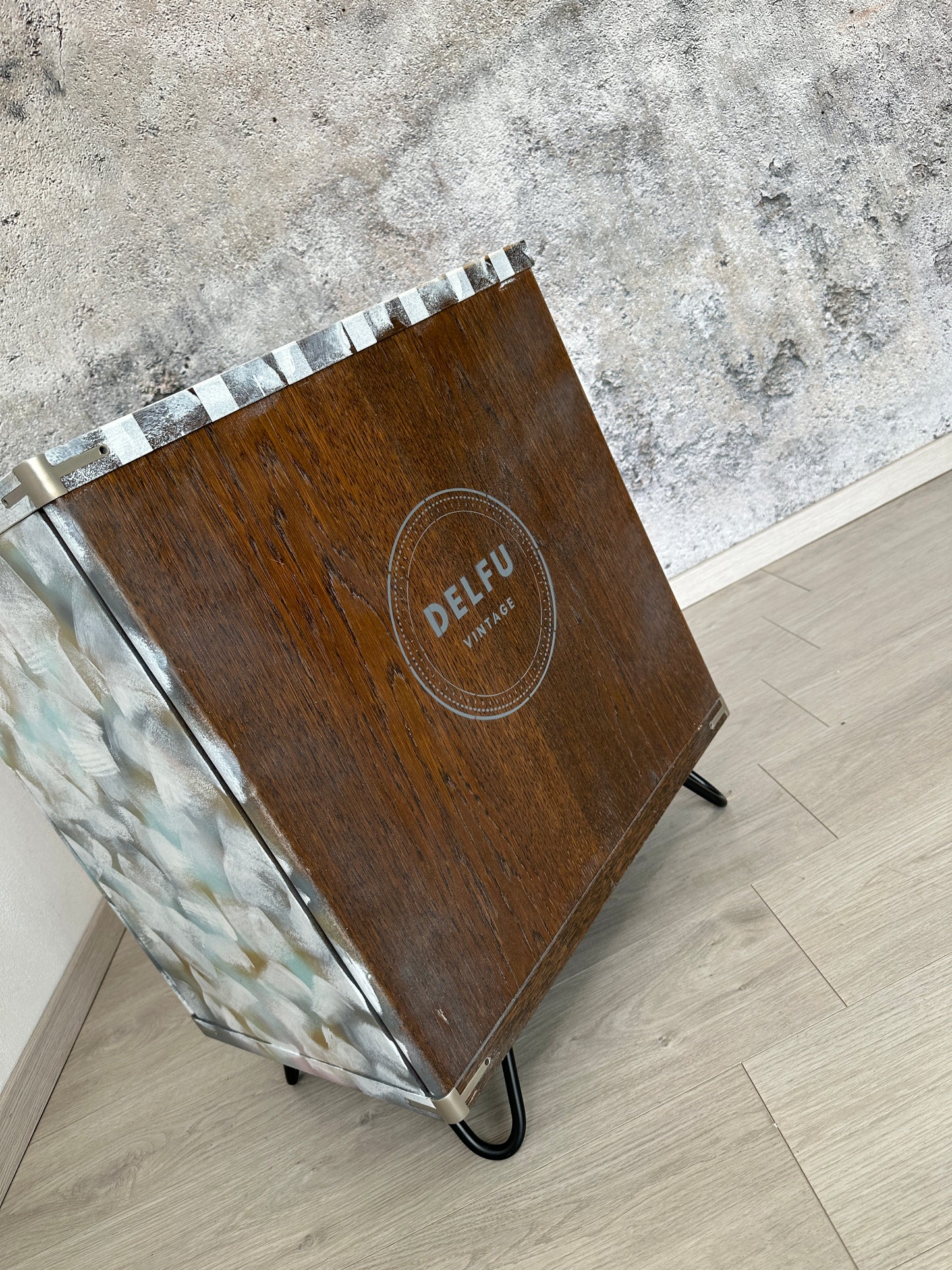 DIY Kommode Bunt Upcycling Holz Metall