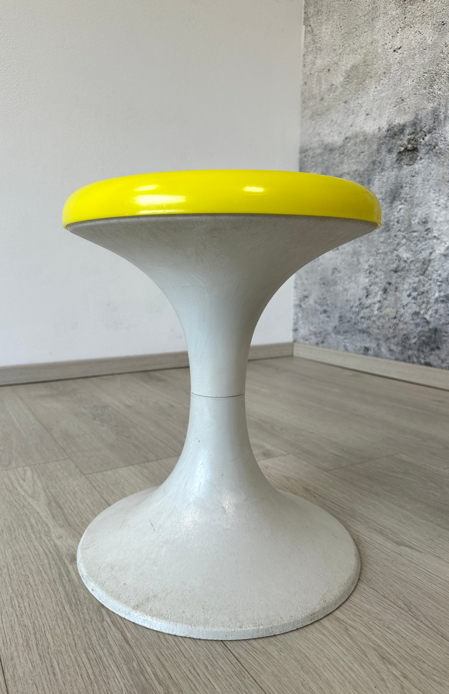 Space Age Hocker / Sitzhocker mit Tulpenfuß DDR, 70er