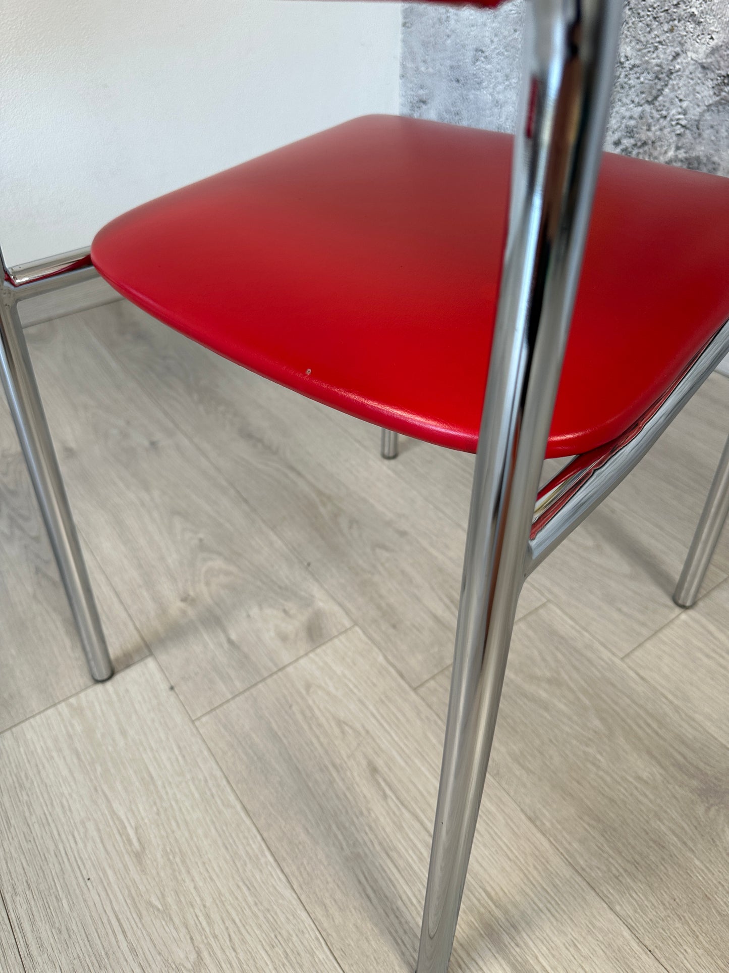 4er Set Rote Vintage Küchenstühle / Stühle aus Metall & Kunstleder, 70er