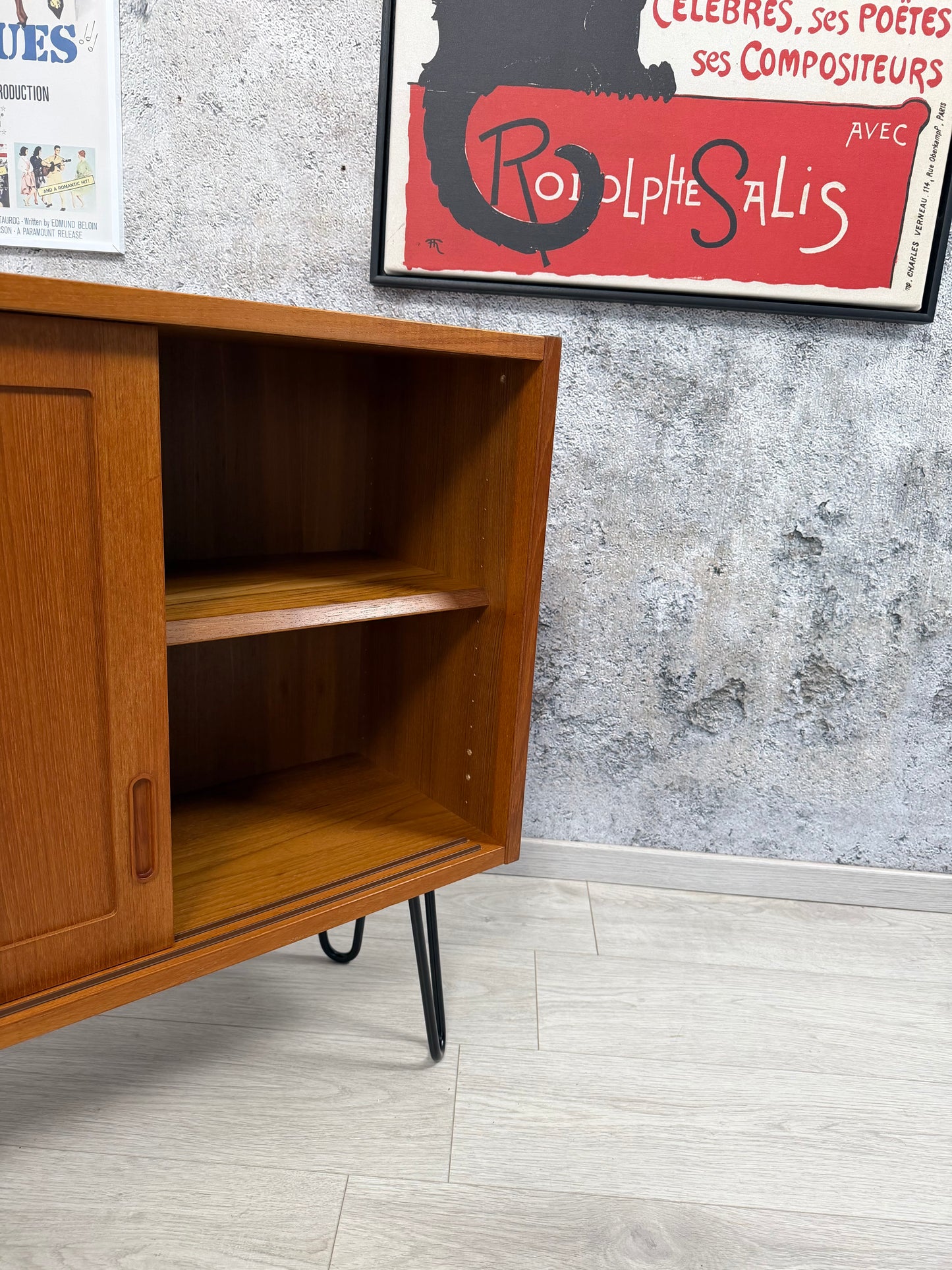 Danish Teak Kommode / Sideboard auf Hairpins by Hundevad