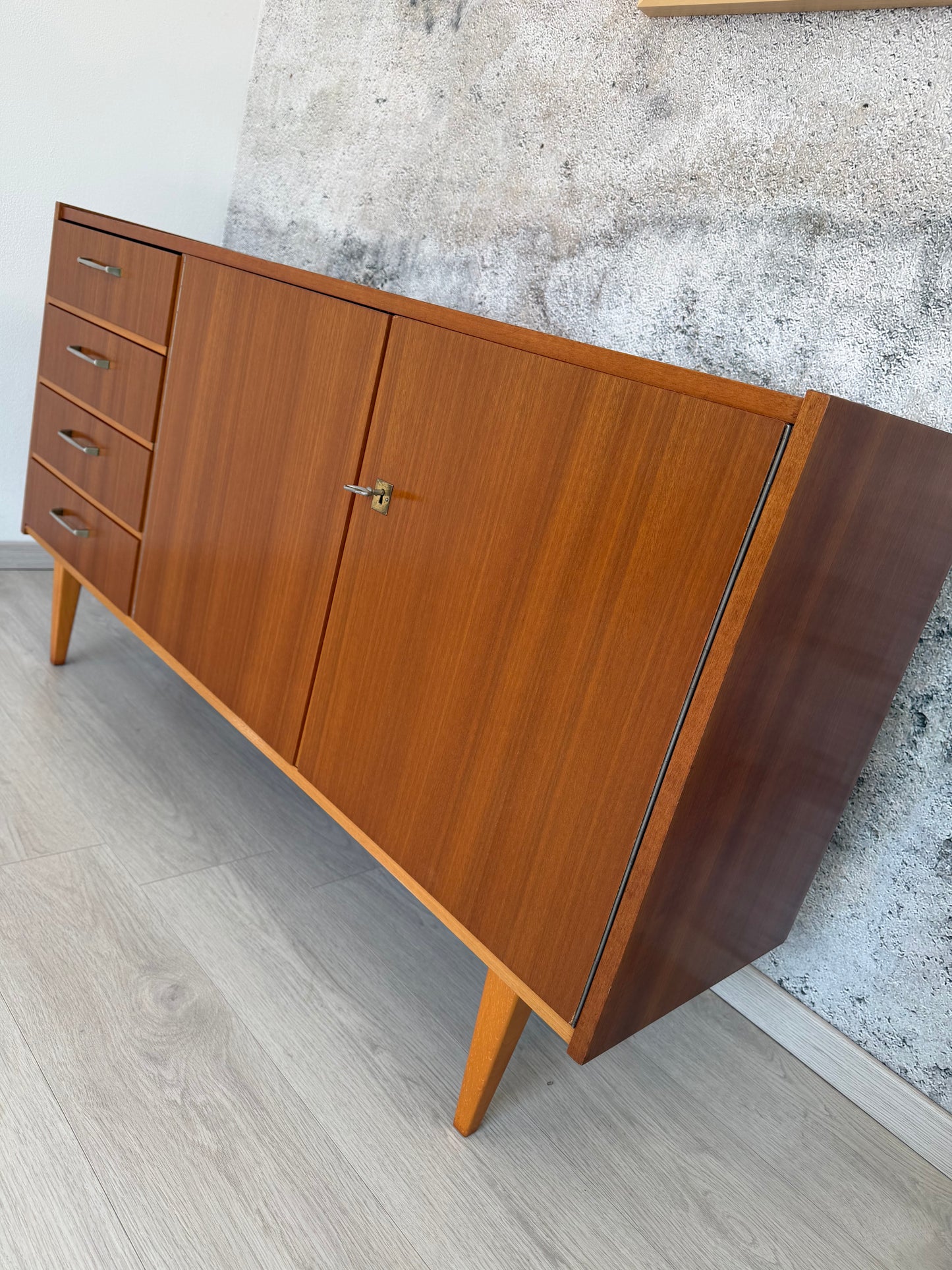 Mid Century Nussbaum Sideboard / Kommode, 1960er