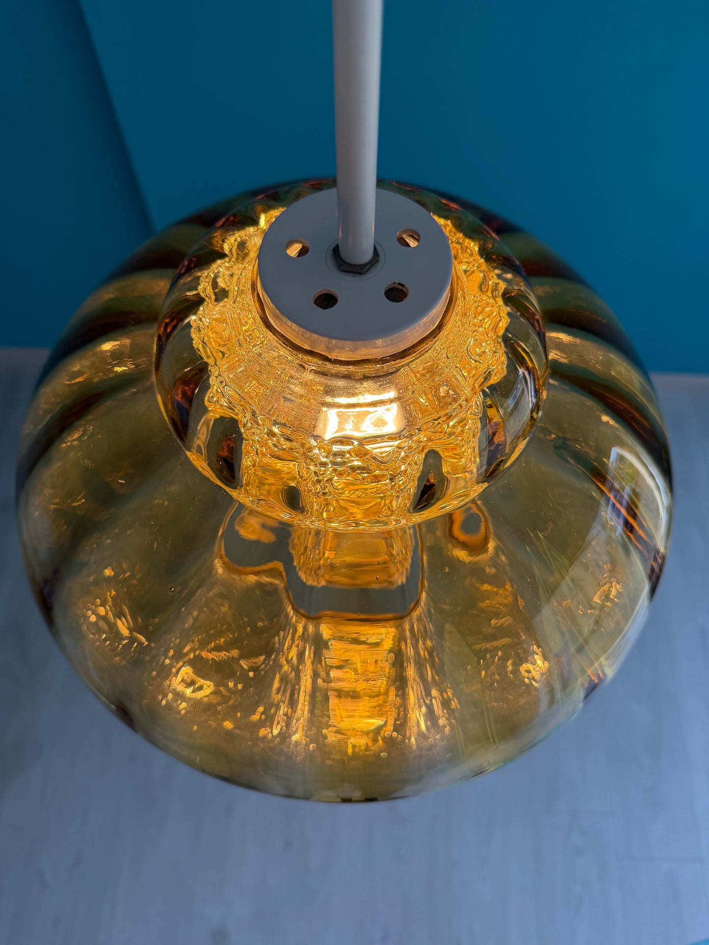Mid-Century / Space-Age Hängelampe – bernsteinfarbenes Glas , 60er/70er