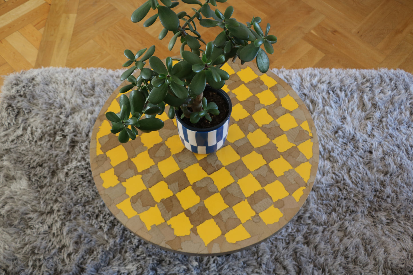 Schachbrett Couchtisch | Upcycling | DIY Blumenbank