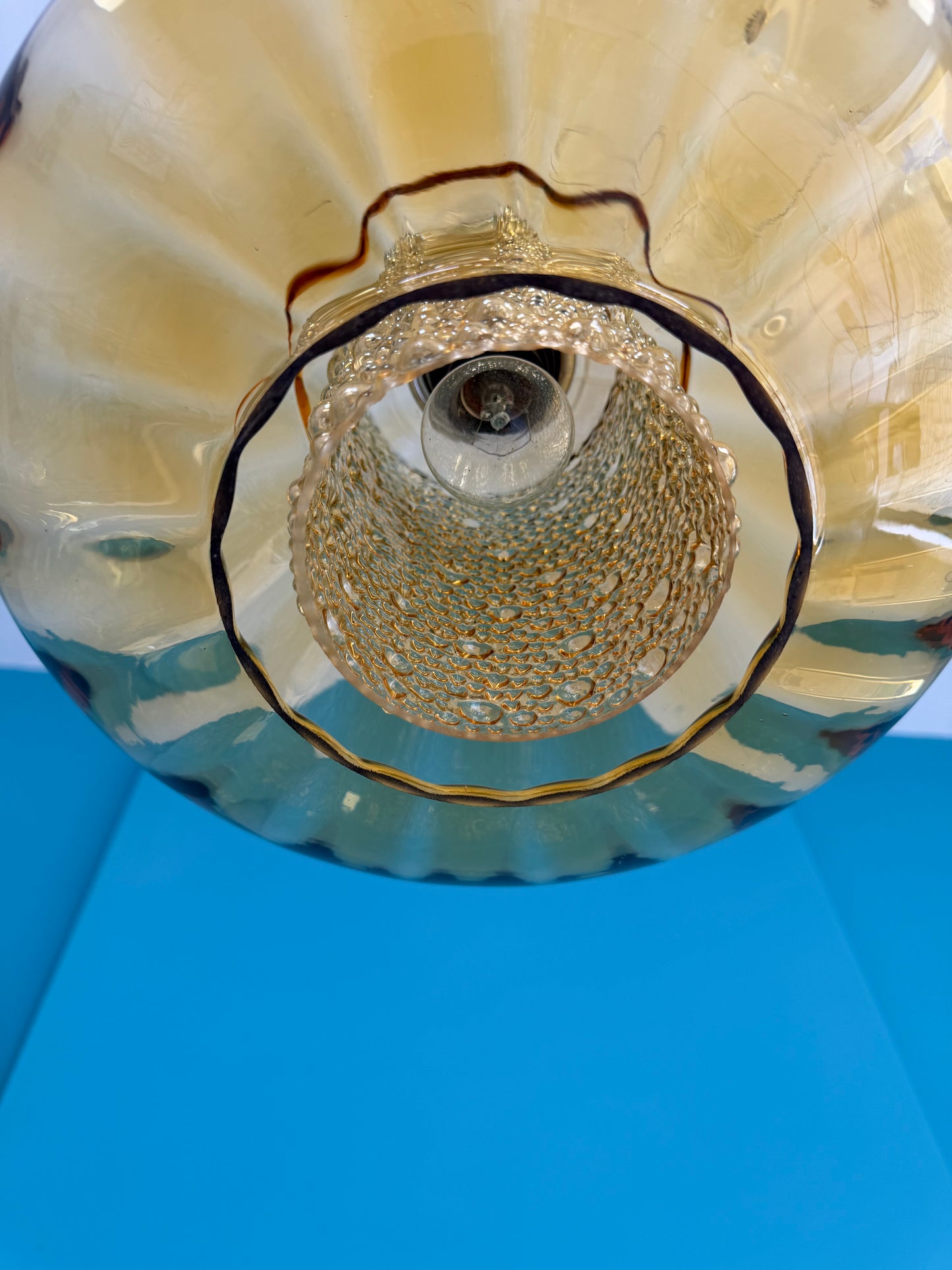 Mid-Century / Space-Age Hängelampe – bernsteinfarbenes Glas , 60er/70er