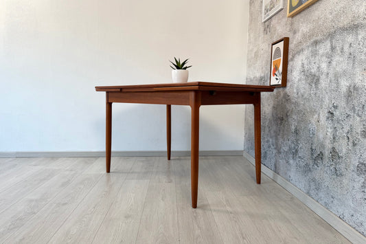 Dänischer Mid Century Teak Esstisch, 1960er