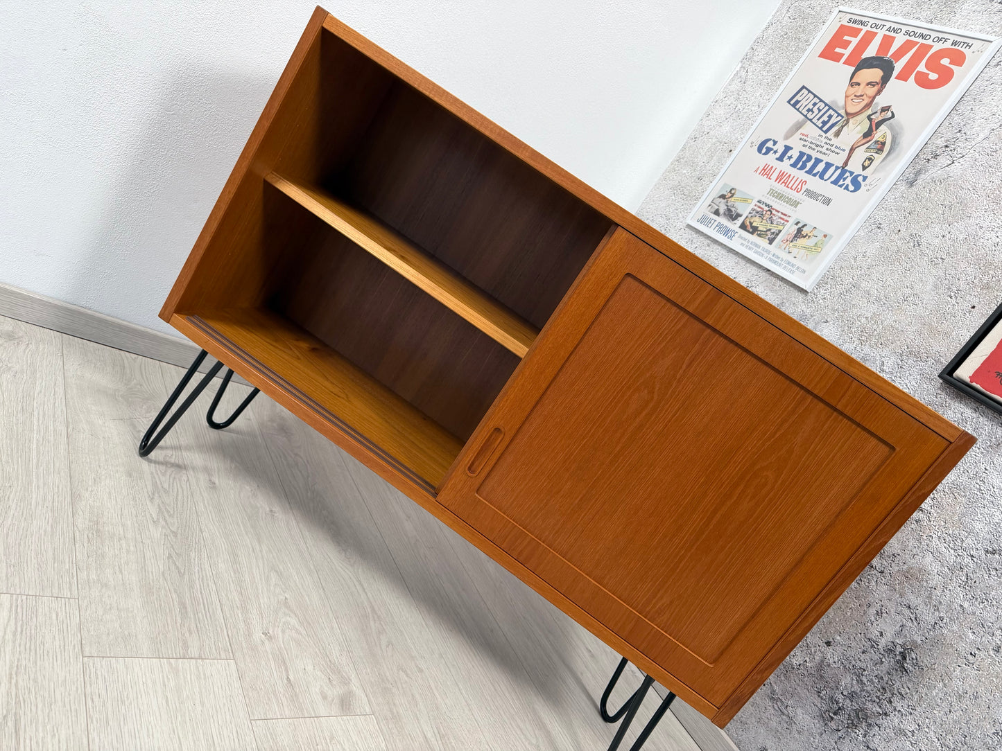Danish Teak Kommode / Sideboard auf Hairpins by Hundevad
