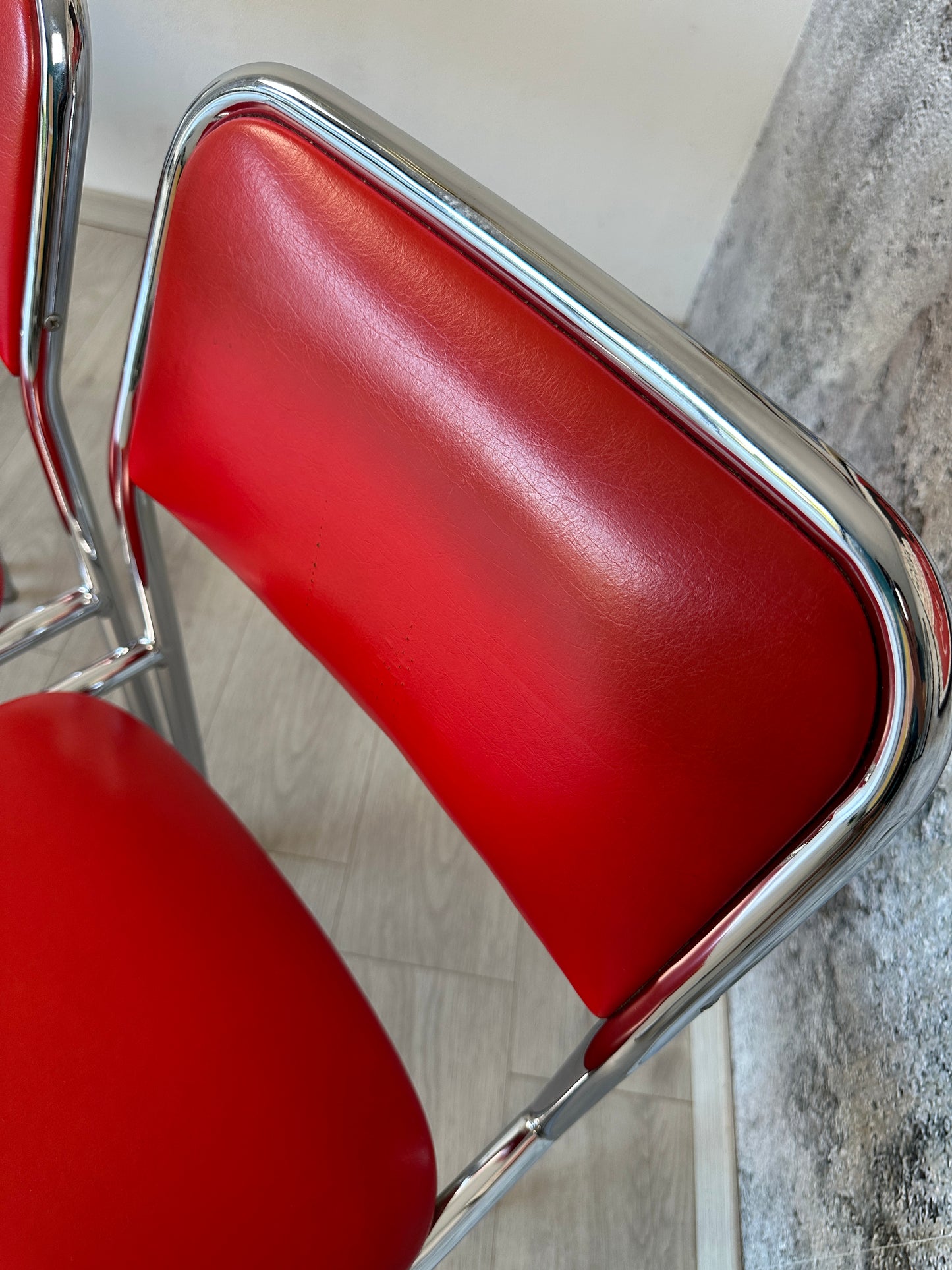 4er Set Rote Vintage Küchenstühle / Stühle aus Metall & Kunstleder, 70er