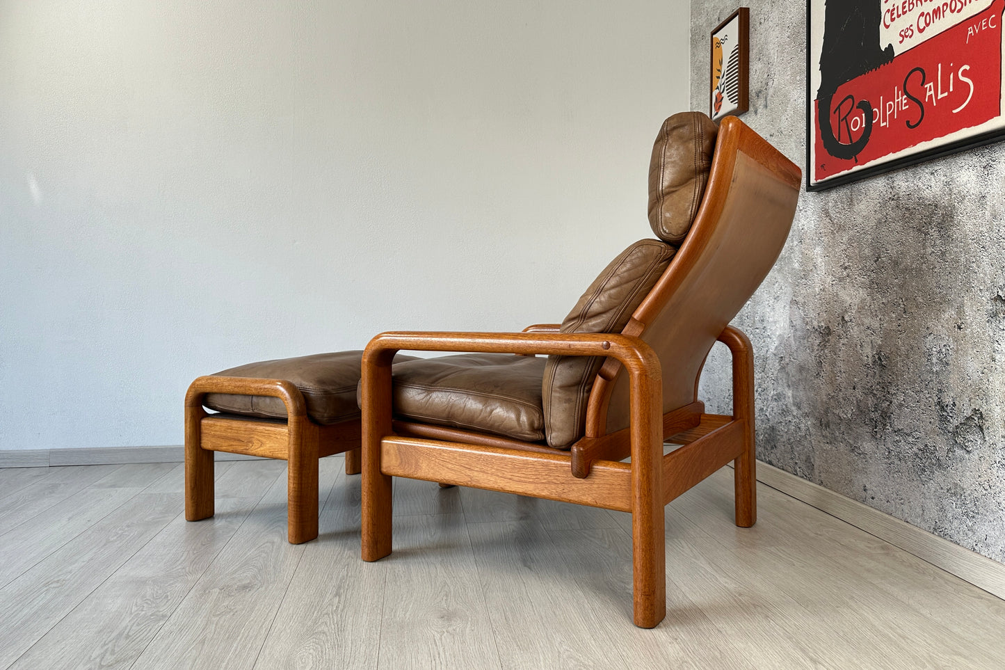 Dänischer Teak Sessel mit Hocker und Lederauflage von L. Olsen & Son