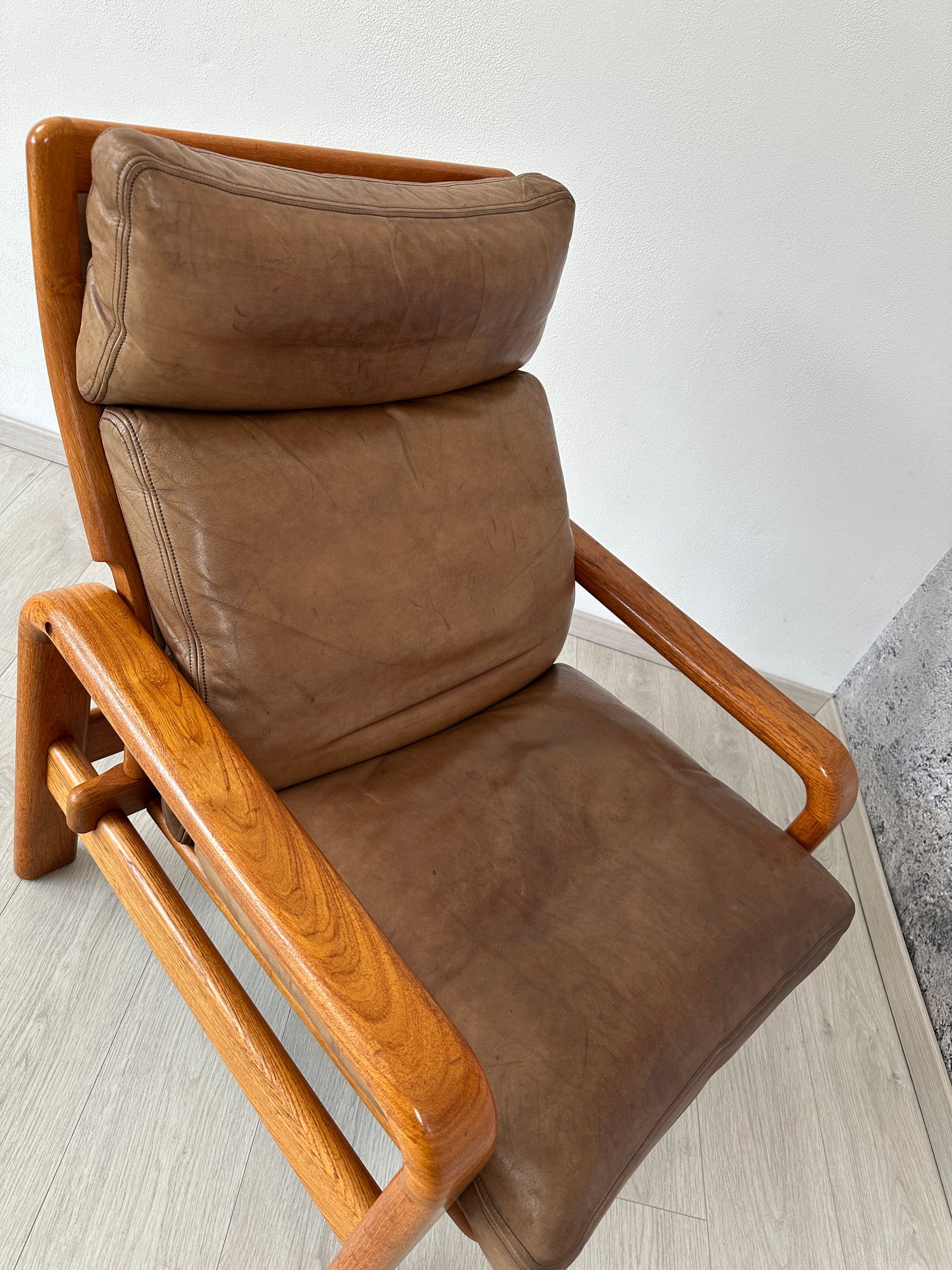 Dänischer Teak Sessel mit Hocker und Lederauflage von L. Olsen & Son