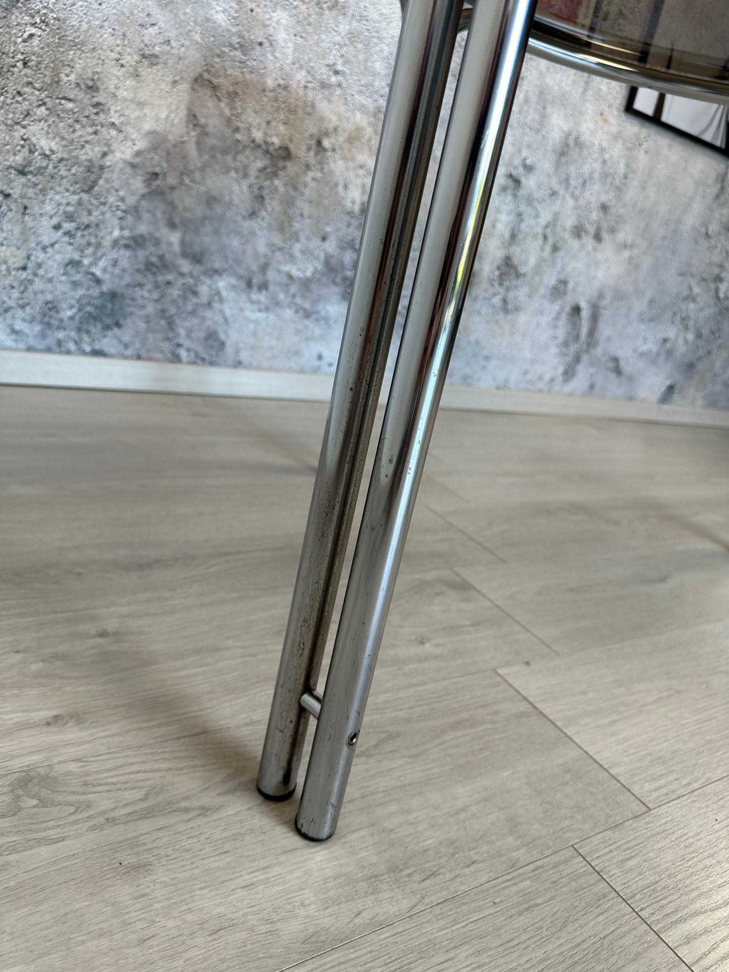 Space Age Esstisch mit Rauchglasplatte und Chromgestell, 1970er