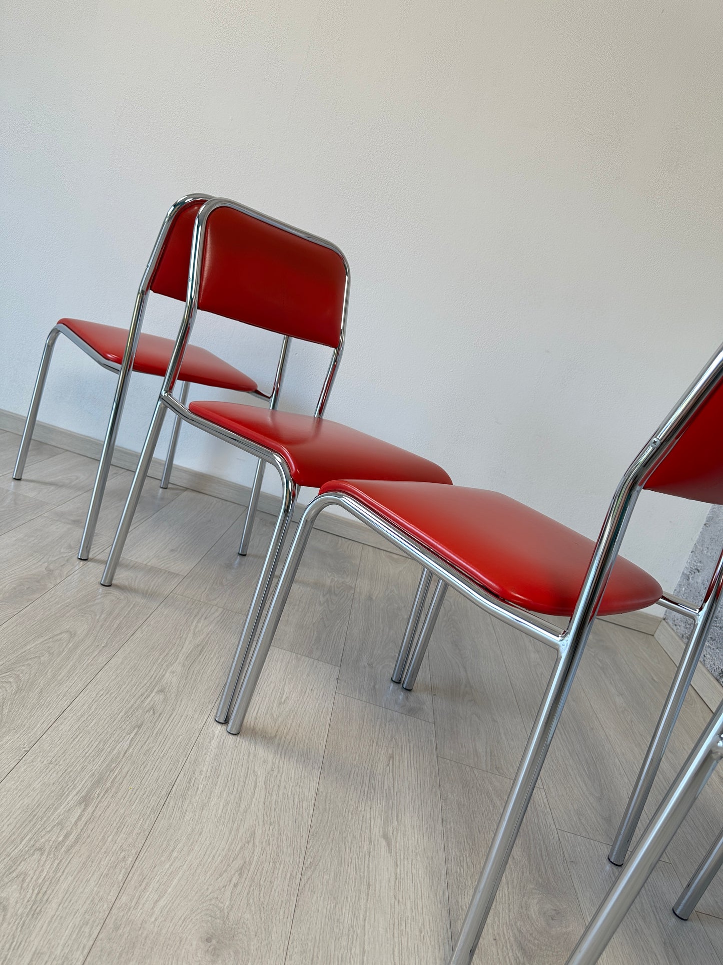 4er Set Rote Vintage Küchenstühle / Stühle aus Metall & Kunstleder, 70er