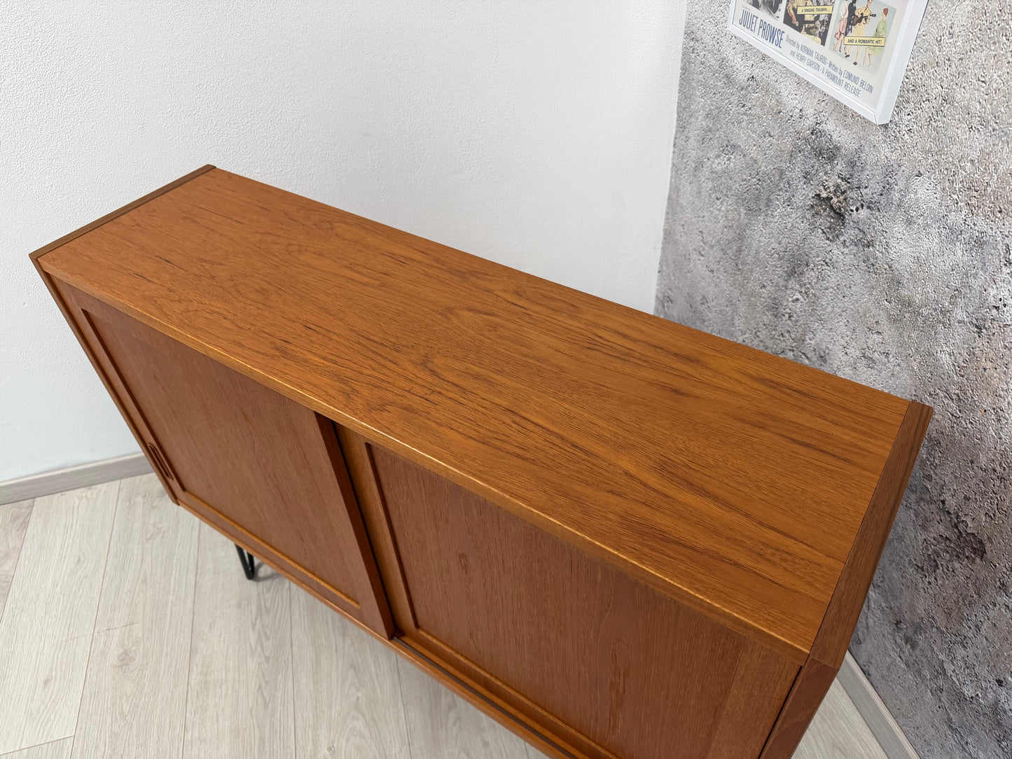 Danish Teak Kommode / Sideboard auf Hairpins by Hundevad