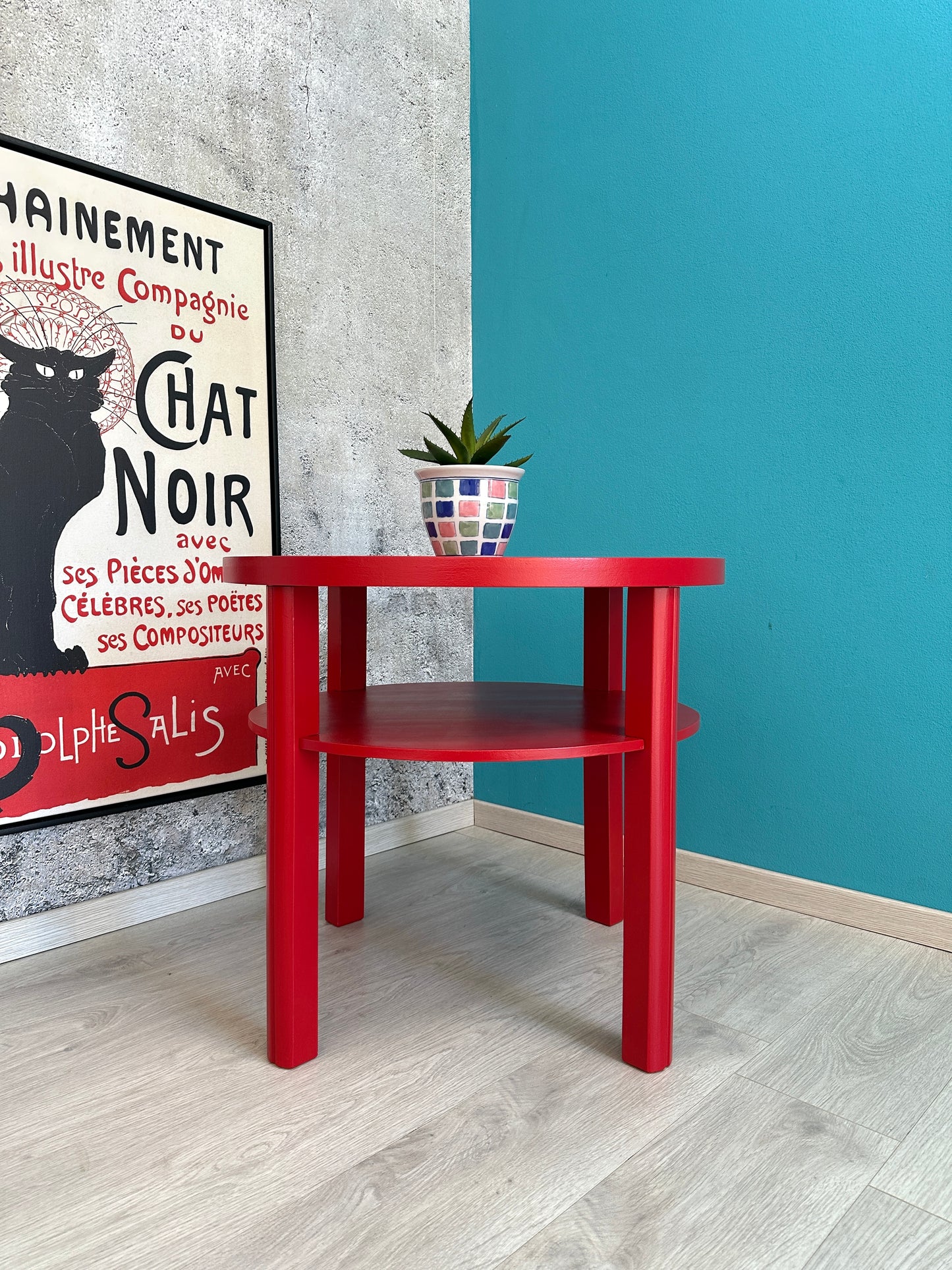 Roter DDR Couchtisch / Beistelltisch / Ablagetisch / Blumenbank DIY