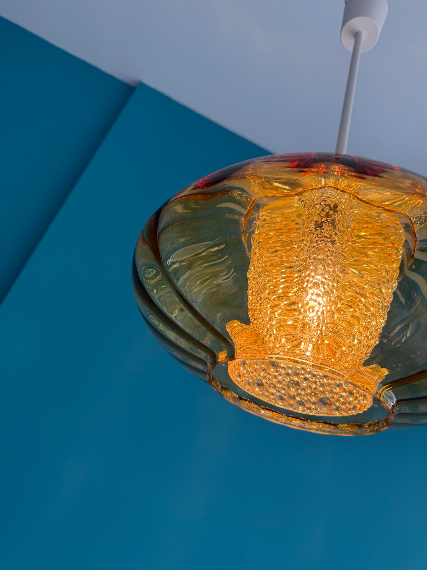Mid-Century / Space-Age Hängelampe – bernsteinfarbenes Glas , 60er/70er